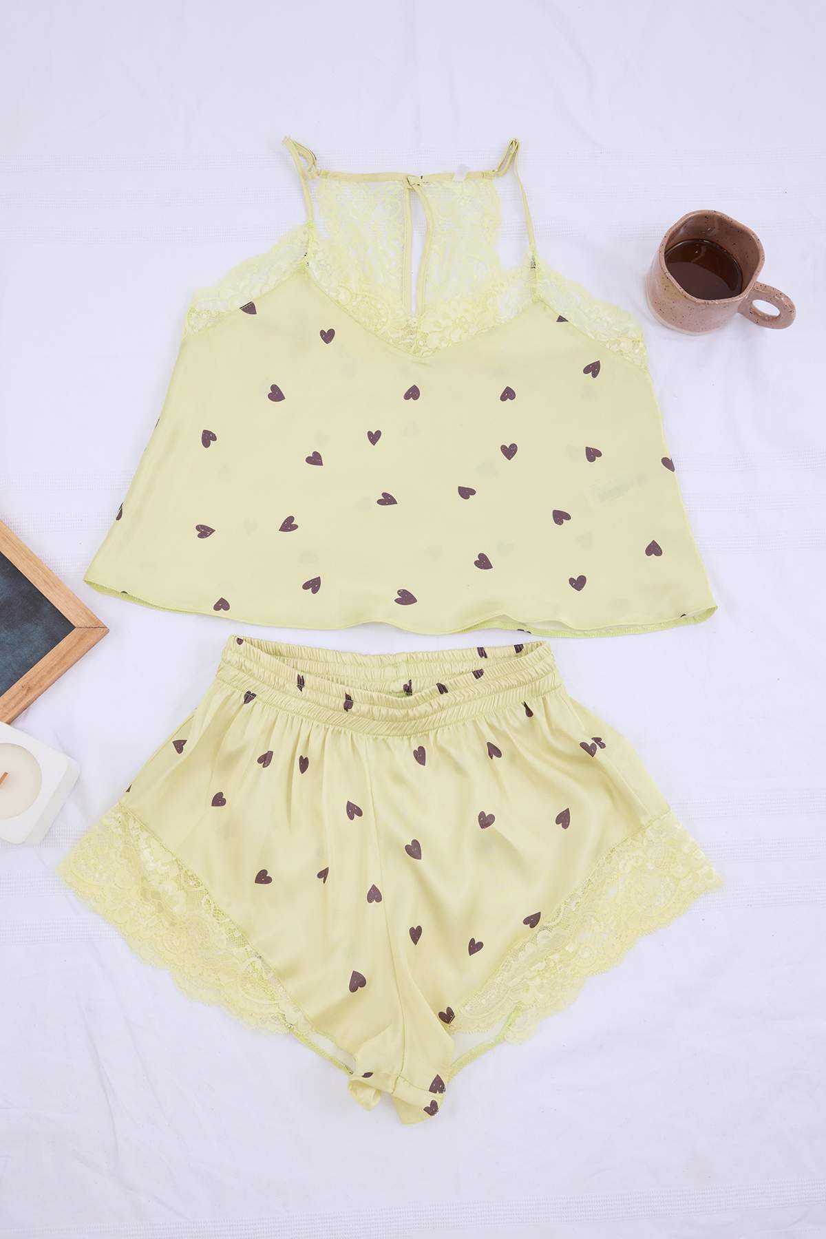 Trendyolmilla  Sarı Kalp Saten Dokuma Pijama Takımı THMSS24PT00117 - Görsel 4