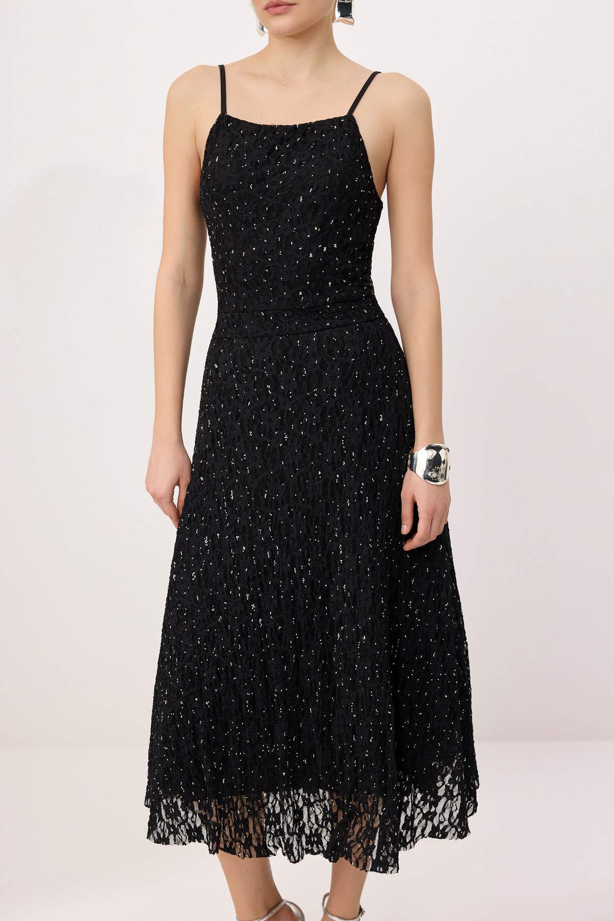 Trendyolmilla  Siyah Dantel Taş Baskılı Tül Astarlı Midi Elbise TPRSS26EL00004 - Görsel 3