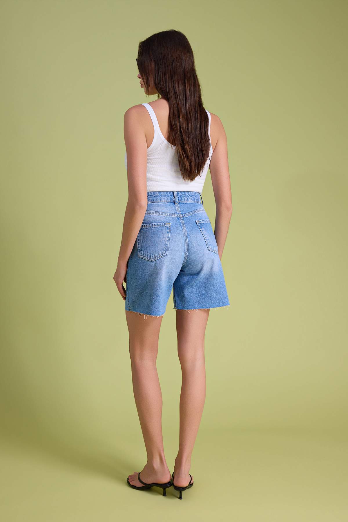 Trendyolmilla  Mavi Yüksek Bel City Boy Denim Şort TWOSS26SR00107 - Görsel 4