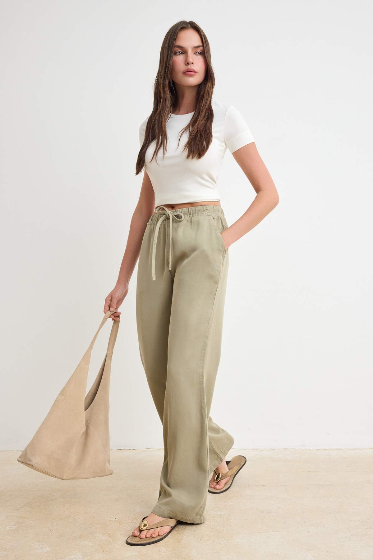 Trendyolmilla  Haki More Sustainable %100 Tencel™ Beli Lastikli Yüksek Bel Jeans TWOSS24JE00203 - Görsel 2