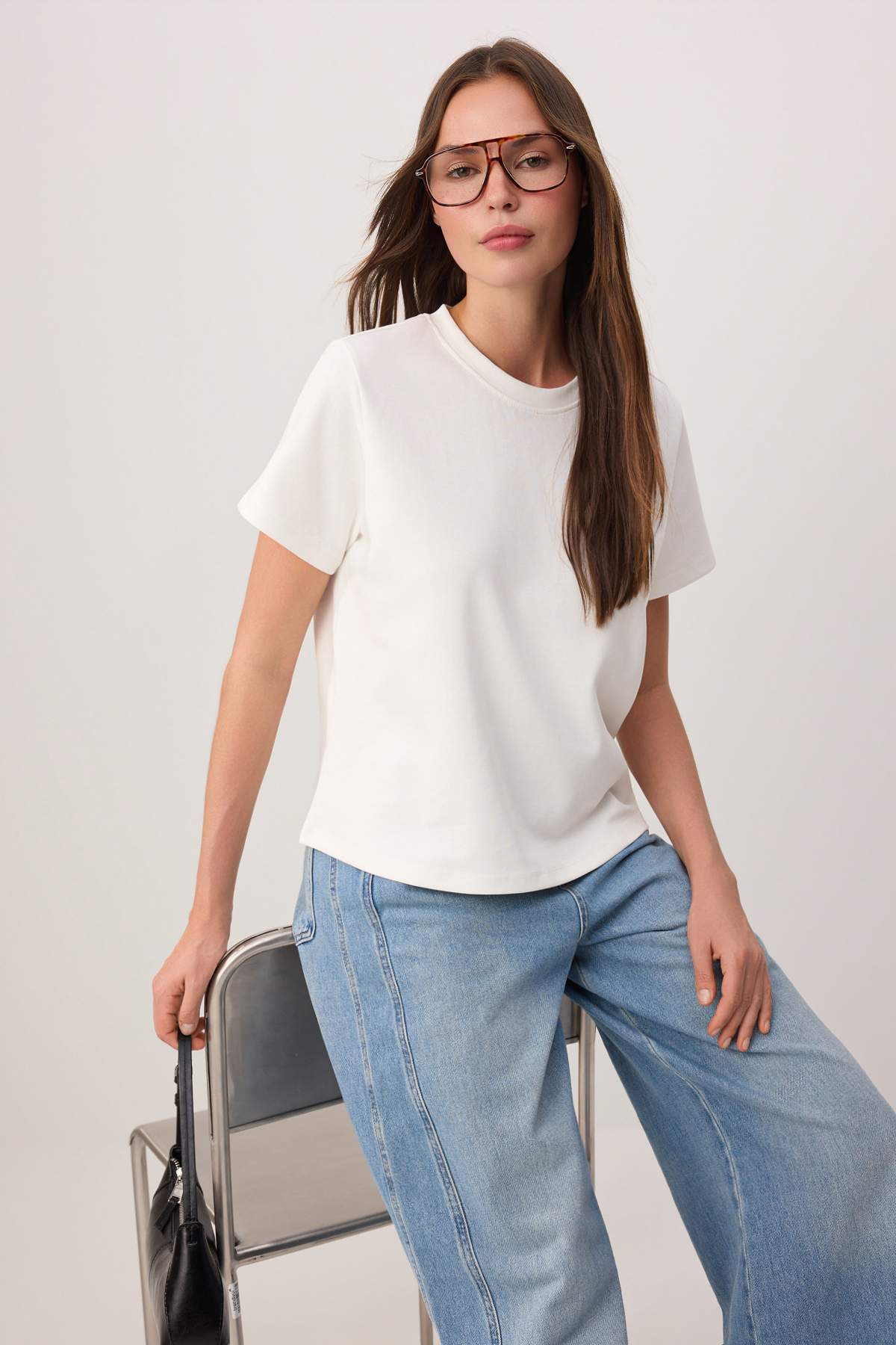 Trendyolmilla  Ekru Düz Regular Bisiklet Yaka Standart Kol Kısa İnterlok Örme T-Shirt TWOSS26TS00064