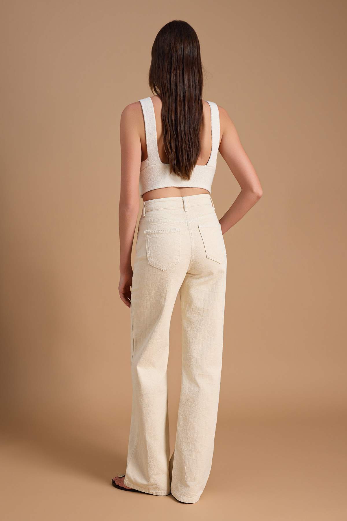 Trendyolmilla  Ekru DOKULU KUMAŞ %100 Pamuk Yüksek Bel Wide Leg Jeans TWOSS26JE00163 - Görsel 4