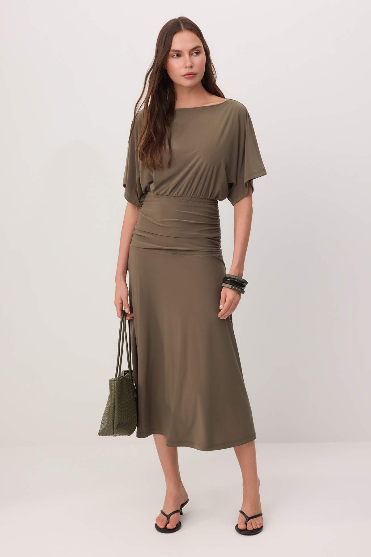 Trendyolmilla  Haki Belden Açılan Kayık Yaka Yarasa Kol Kısa Kollu Esnek Örme Elbise TWOSS26EL00496