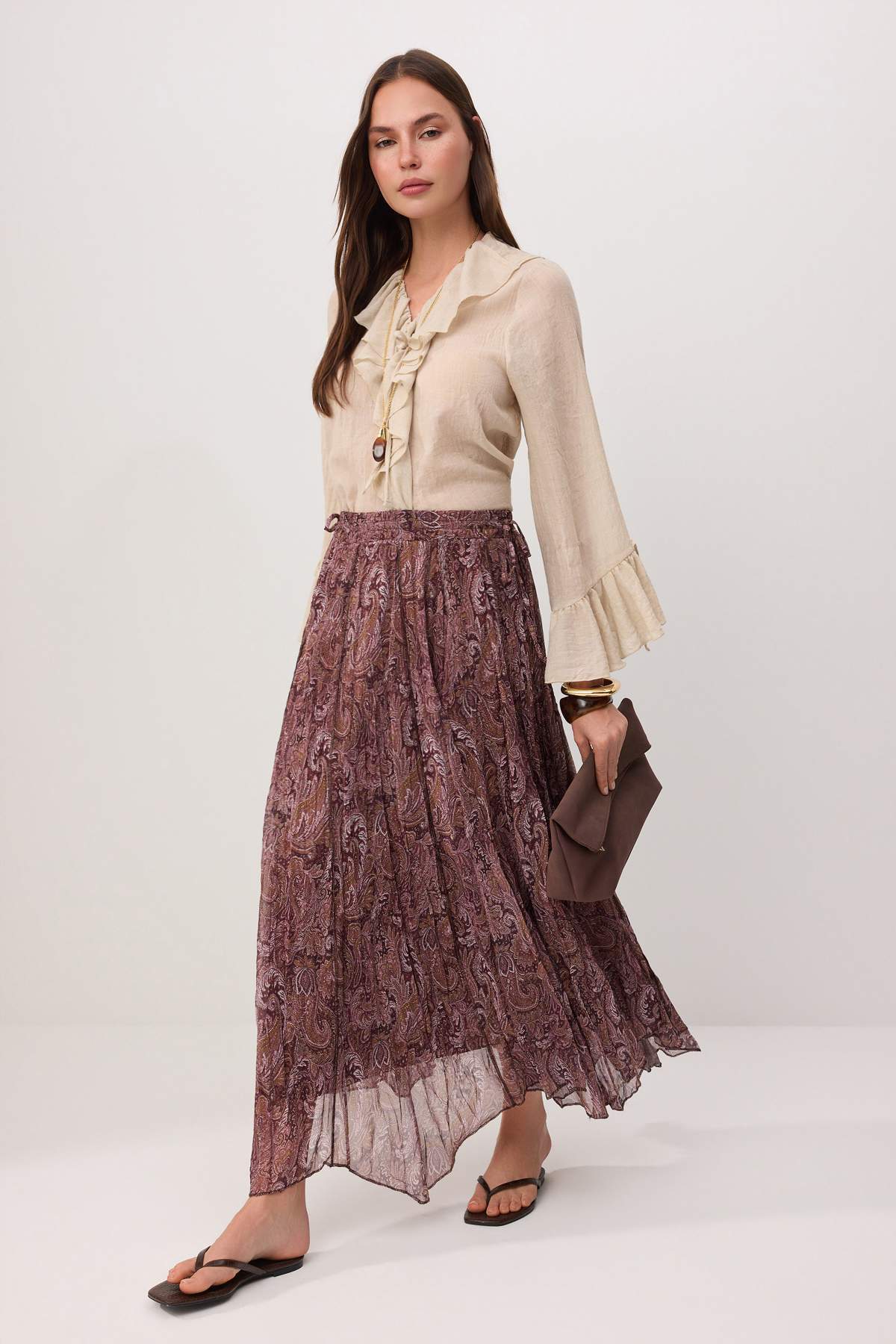 Trendyolmilla  Kahverengi Şifon Piliseli Astarlı Etnik Desenli Maxi Etek TCTSS26EE00007 - Görsel 2
