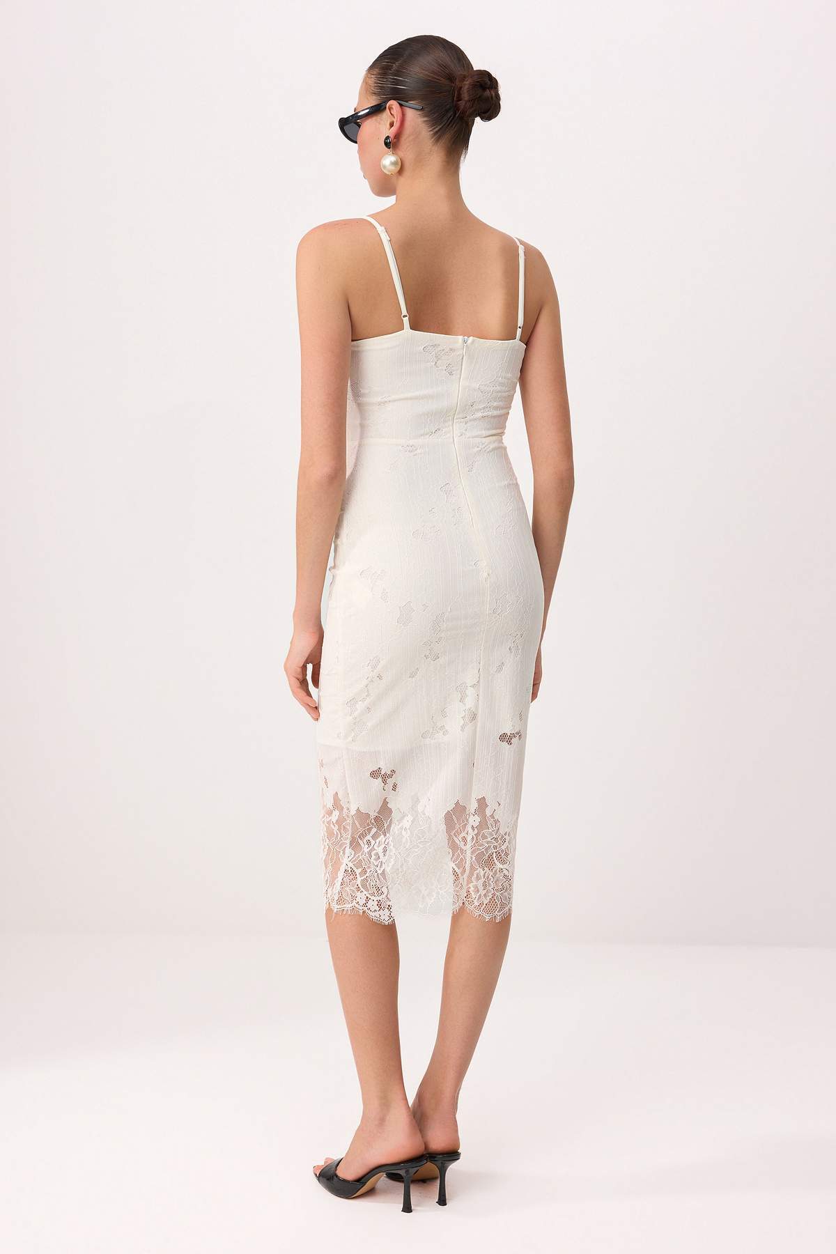 Trendyolmilla  Beyaz Düz Örme Dantel Midi Astarlı Kokteyl Elbise - Görsel 4