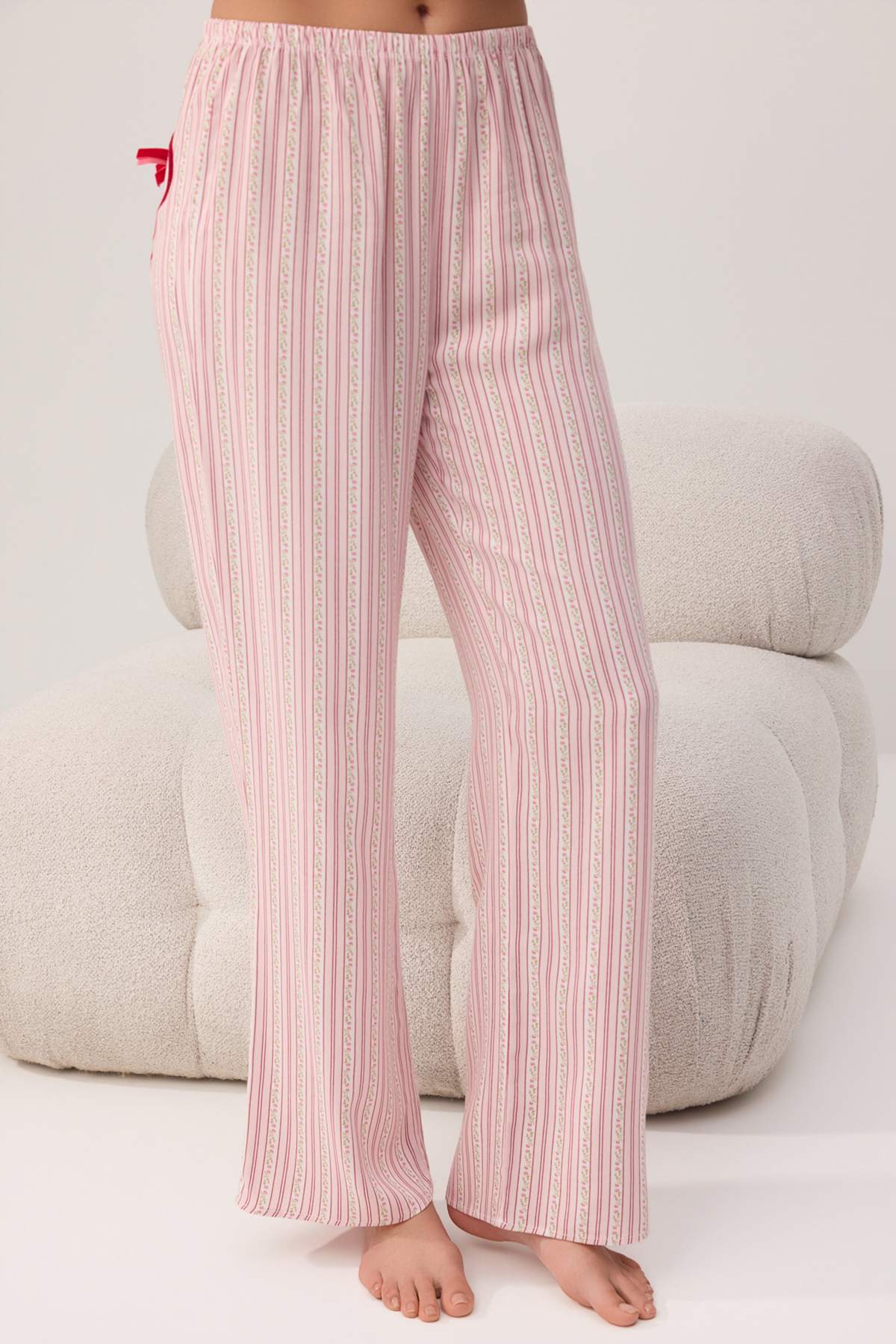 Trendyolmilla  Çok Renkli Çiçekli Shally Dokuma Pijama Takımı THMSS26PT00006 - Görsel 4