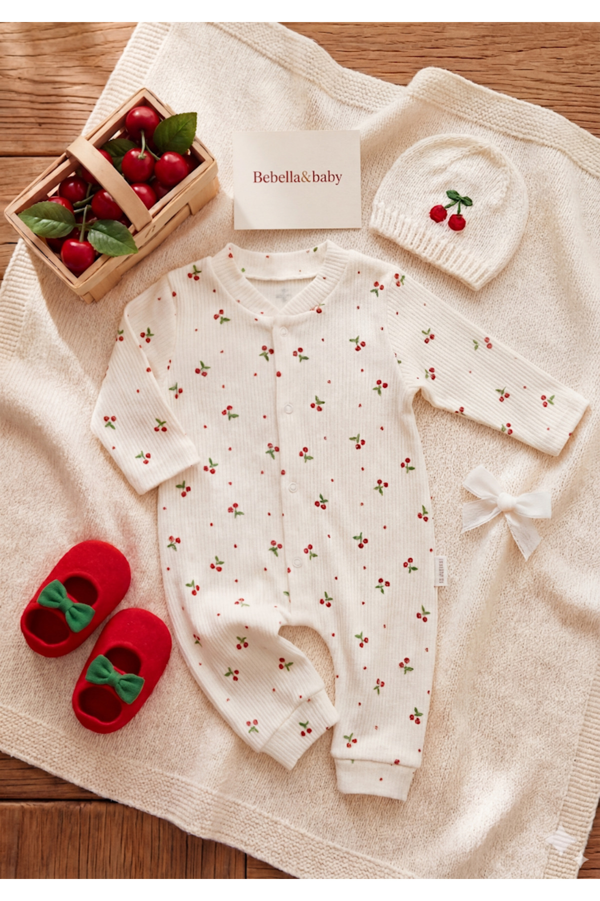 Nayinom Bebella&Baby %100 Pamuk, Yumuşak dokulu, kiraz desenli patiksiz kız bebek yenidoğan tulumu fotoğrafı 2 (önizleme)