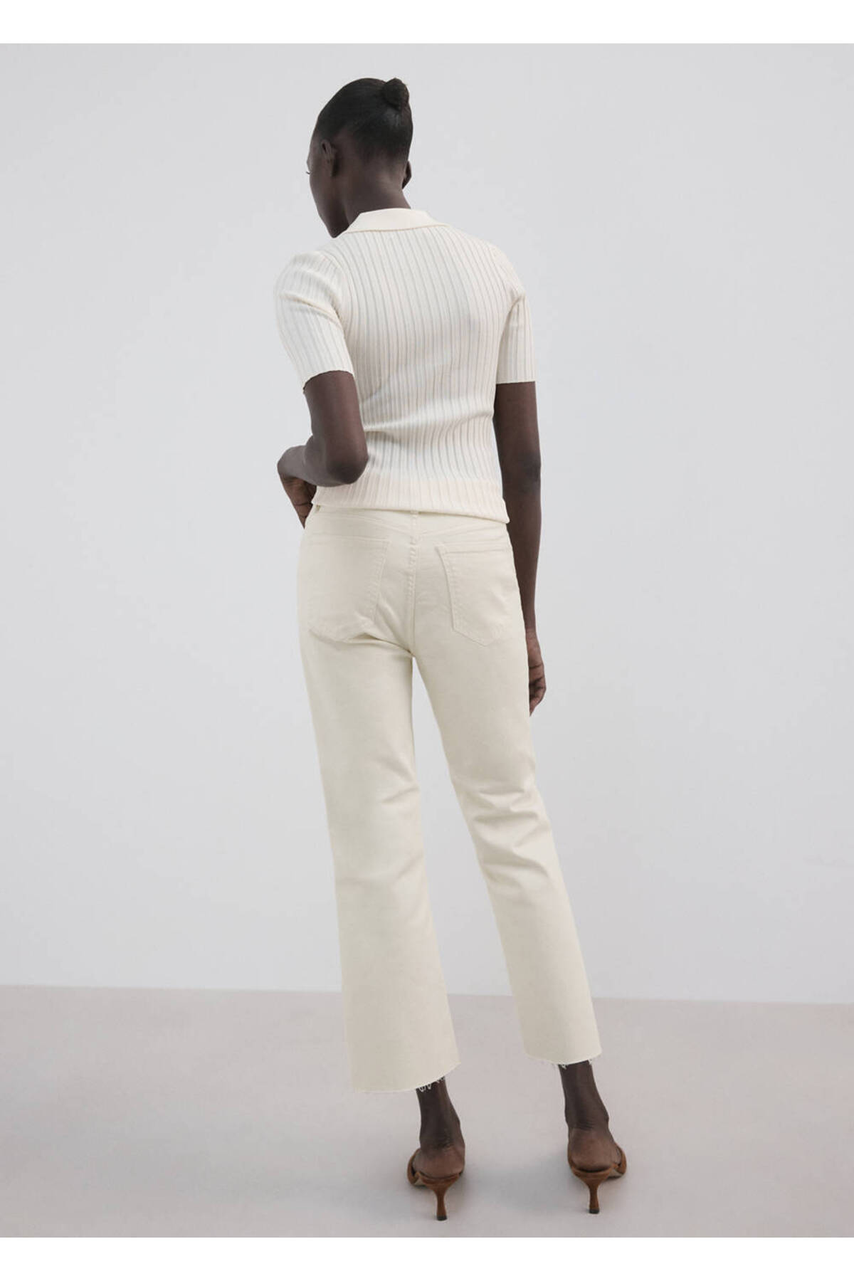 MANGO  Orta bel flared jean - Görsel 4