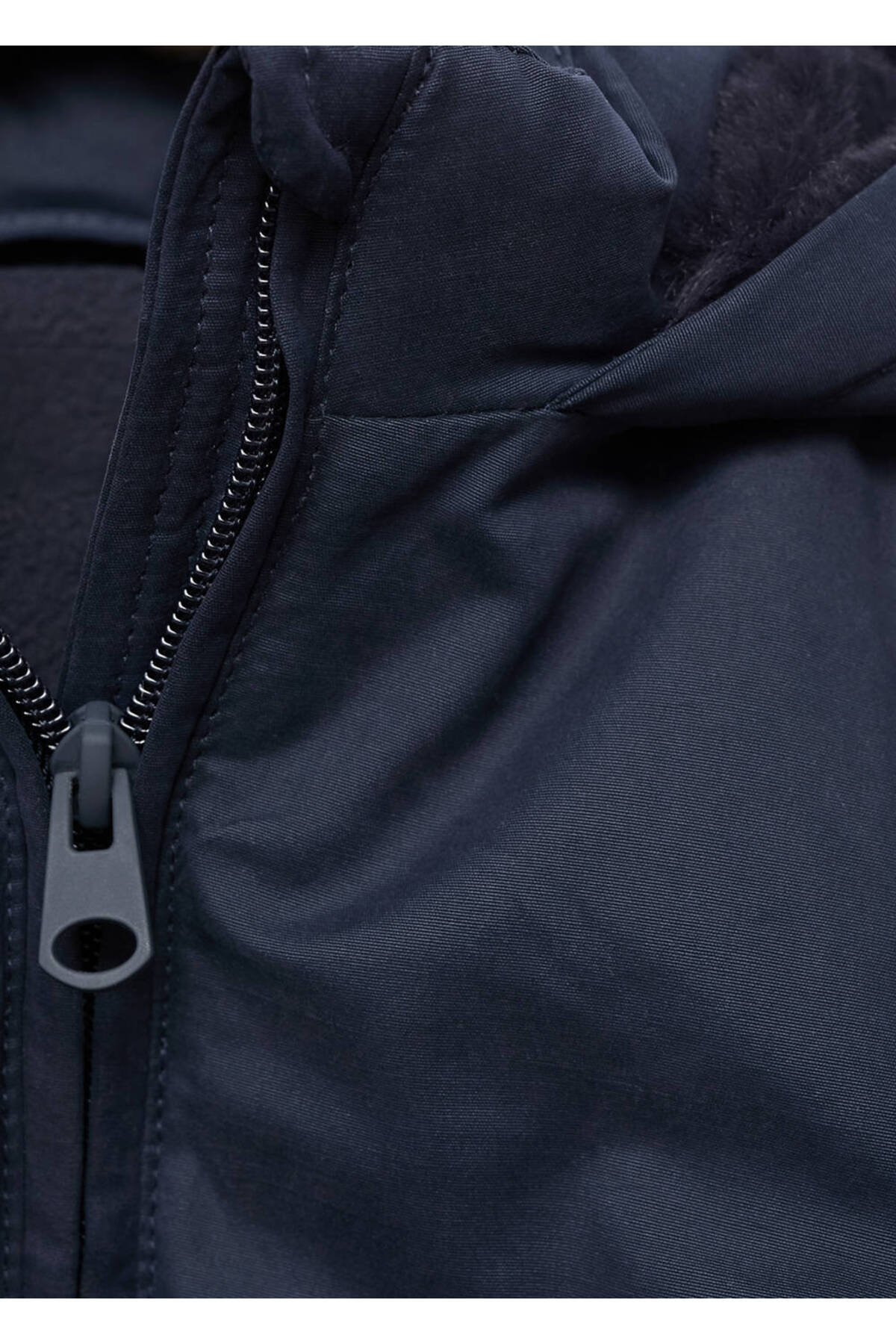 MANGO Baby Kapüşonlu kapitone anorak fotoğrafı 3 (önizleme)
