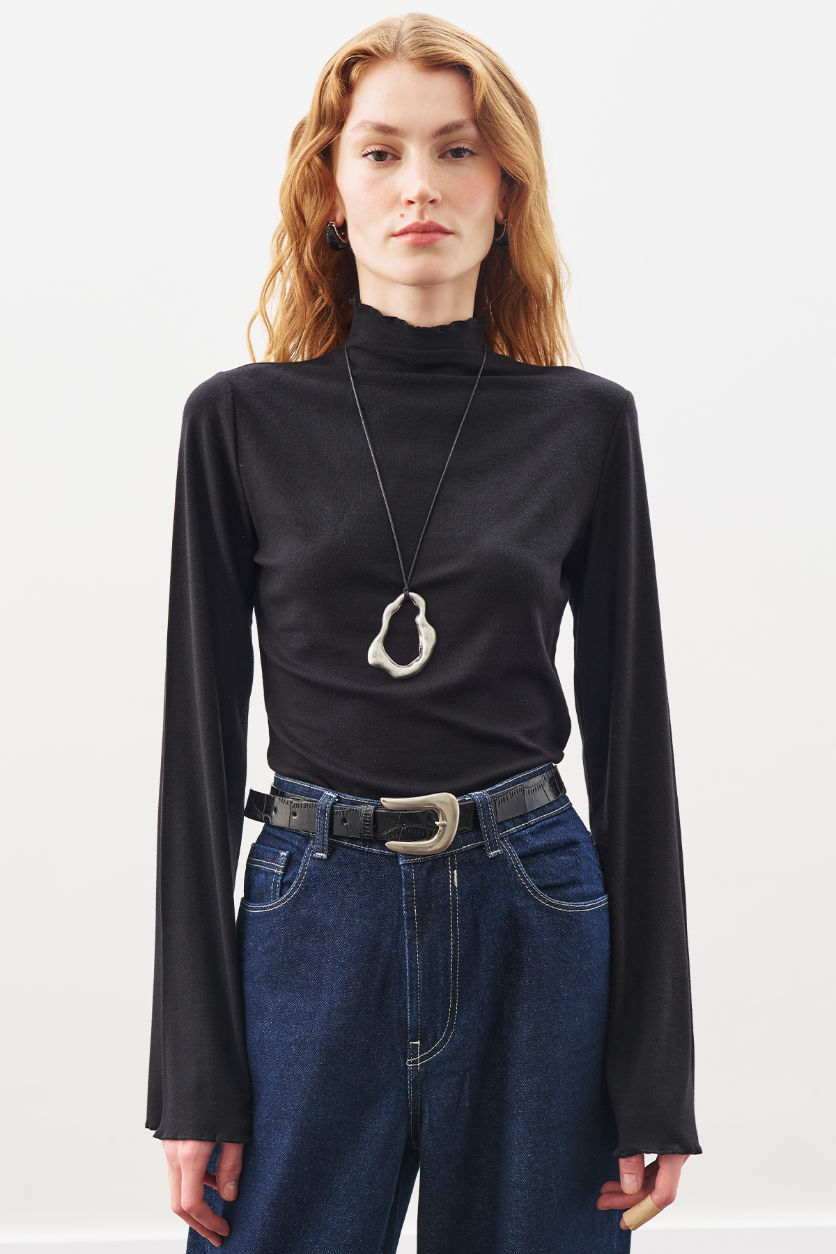 TURTLENECK BLOUSE - BLACK