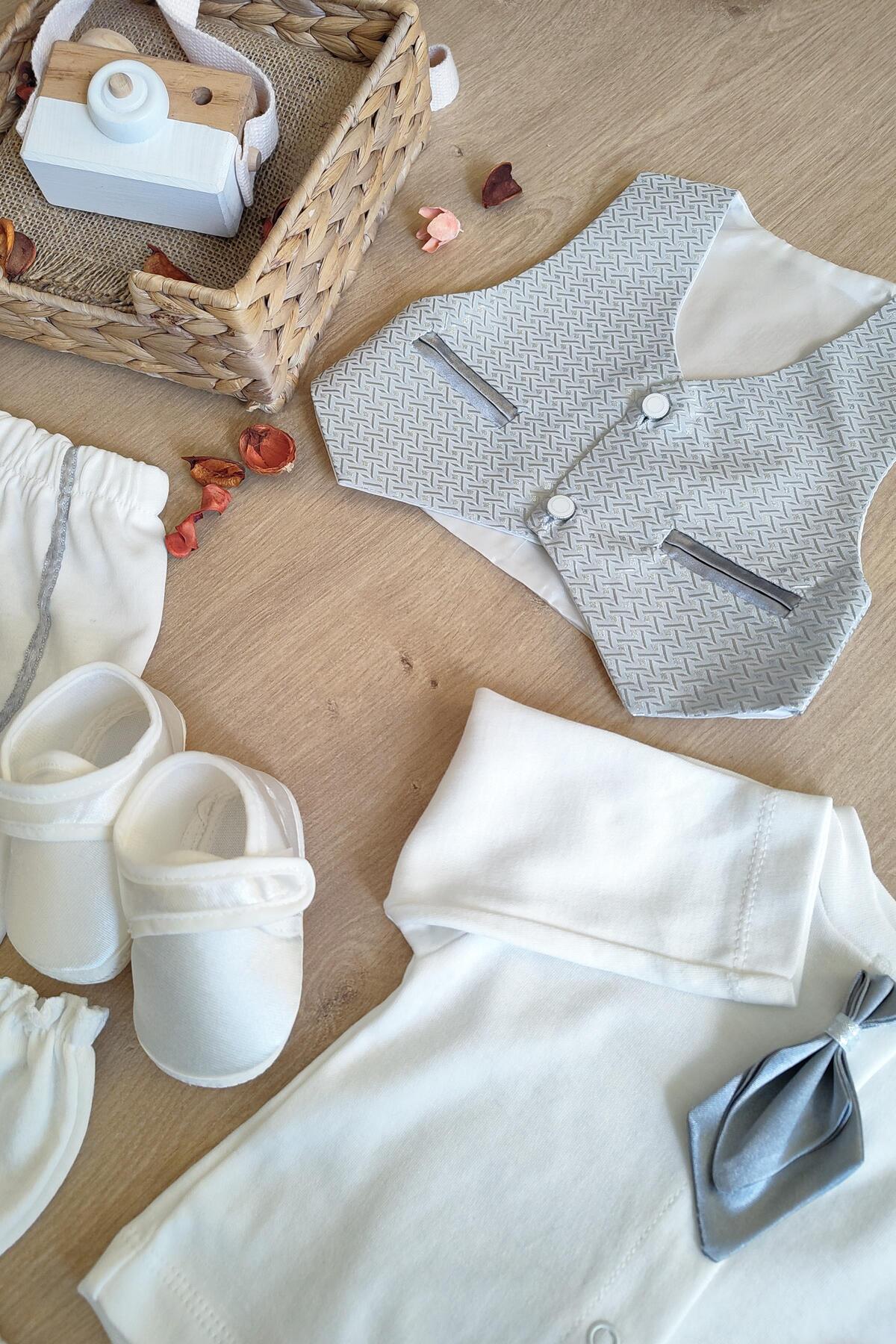 Sitilin Erkek Bebek Yelekli Papyonlu Mevlit Takımı Lüks Özel Gün ve Mevlütlük Süslü Hastane Çıkışı fotoğrafı 5 (önizleme)