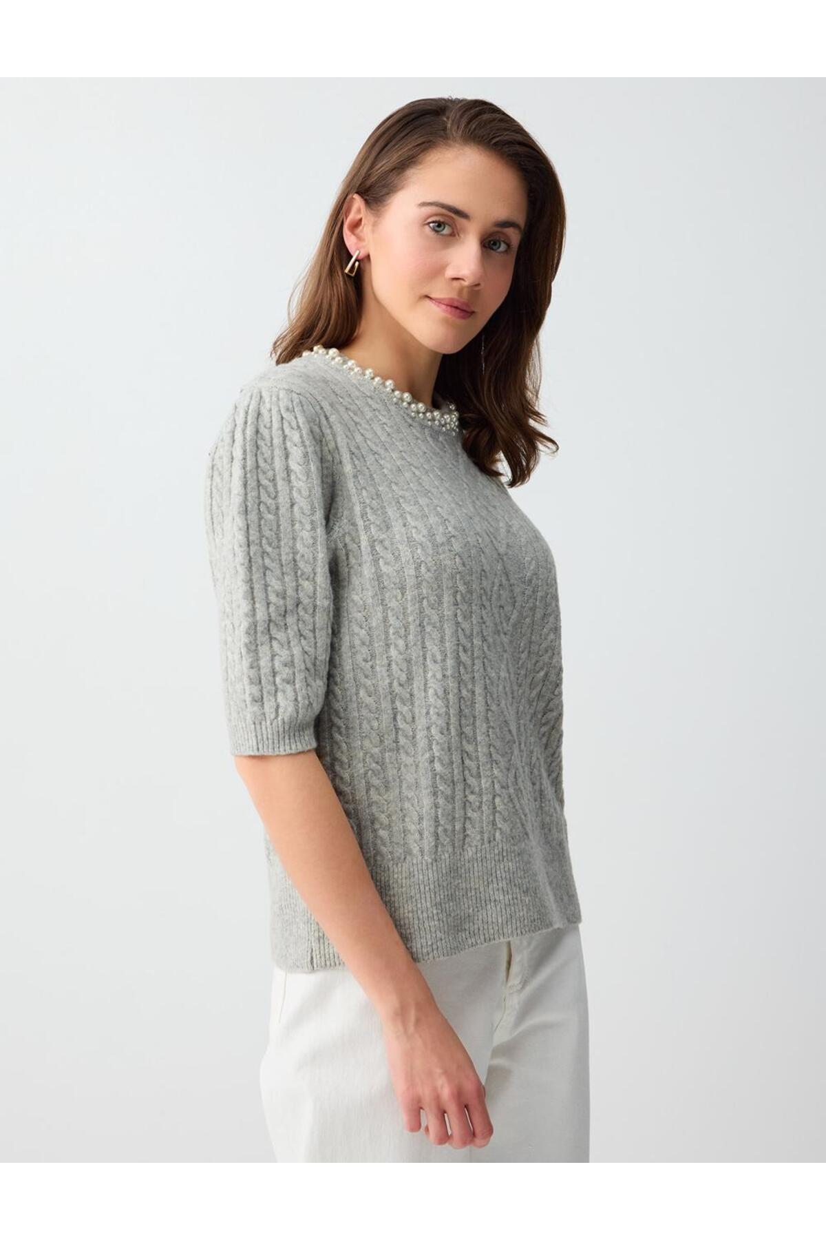 Jimmy Key  Gri Yuvarlak Yaka Dirsek Kol İnci İşlemeli Triko Kazak - Görsel 3