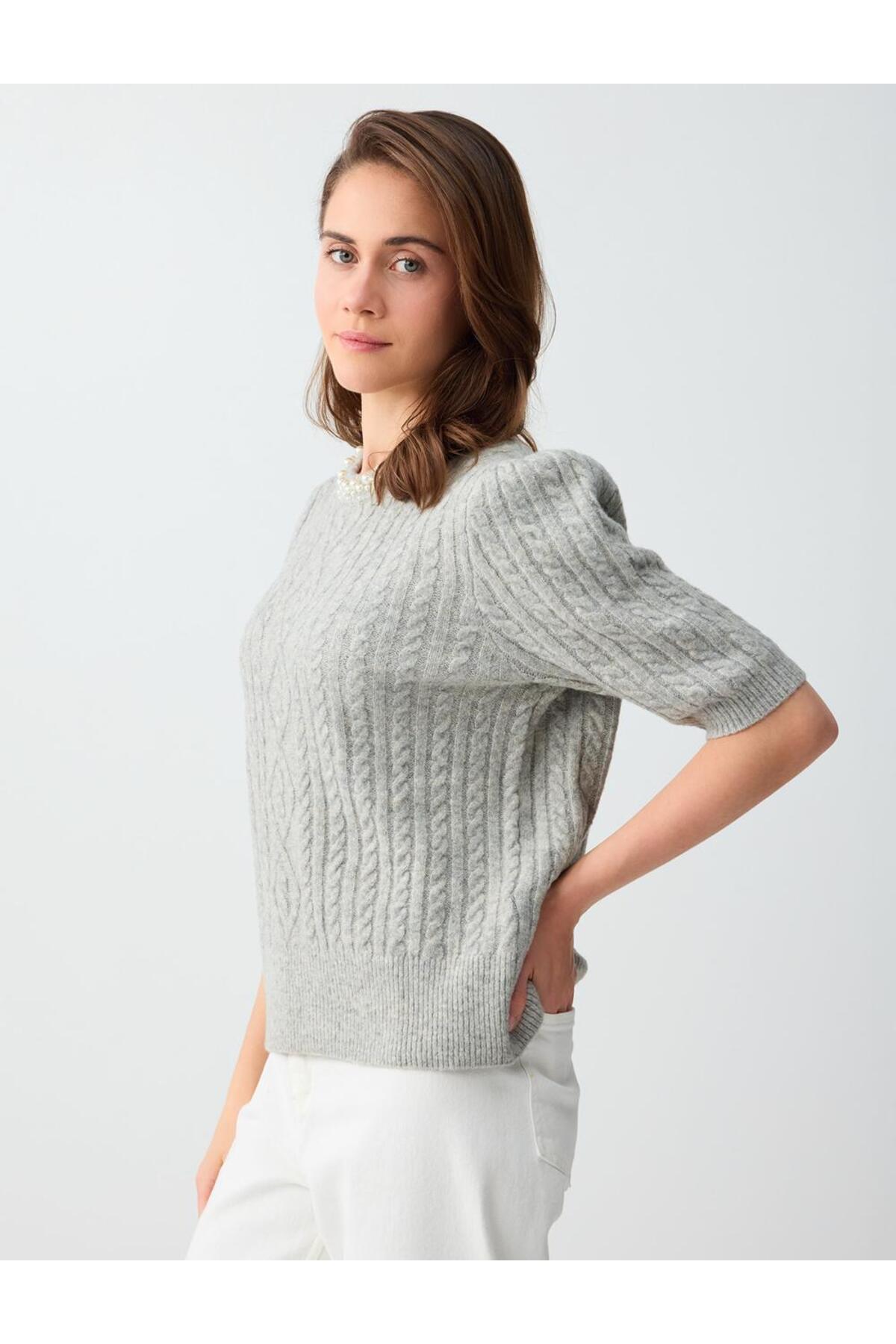 Jimmy Key  Gri Yuvarlak Yaka Dirsek Kol İnci İşlemeli Triko Kazak - Görsel 4