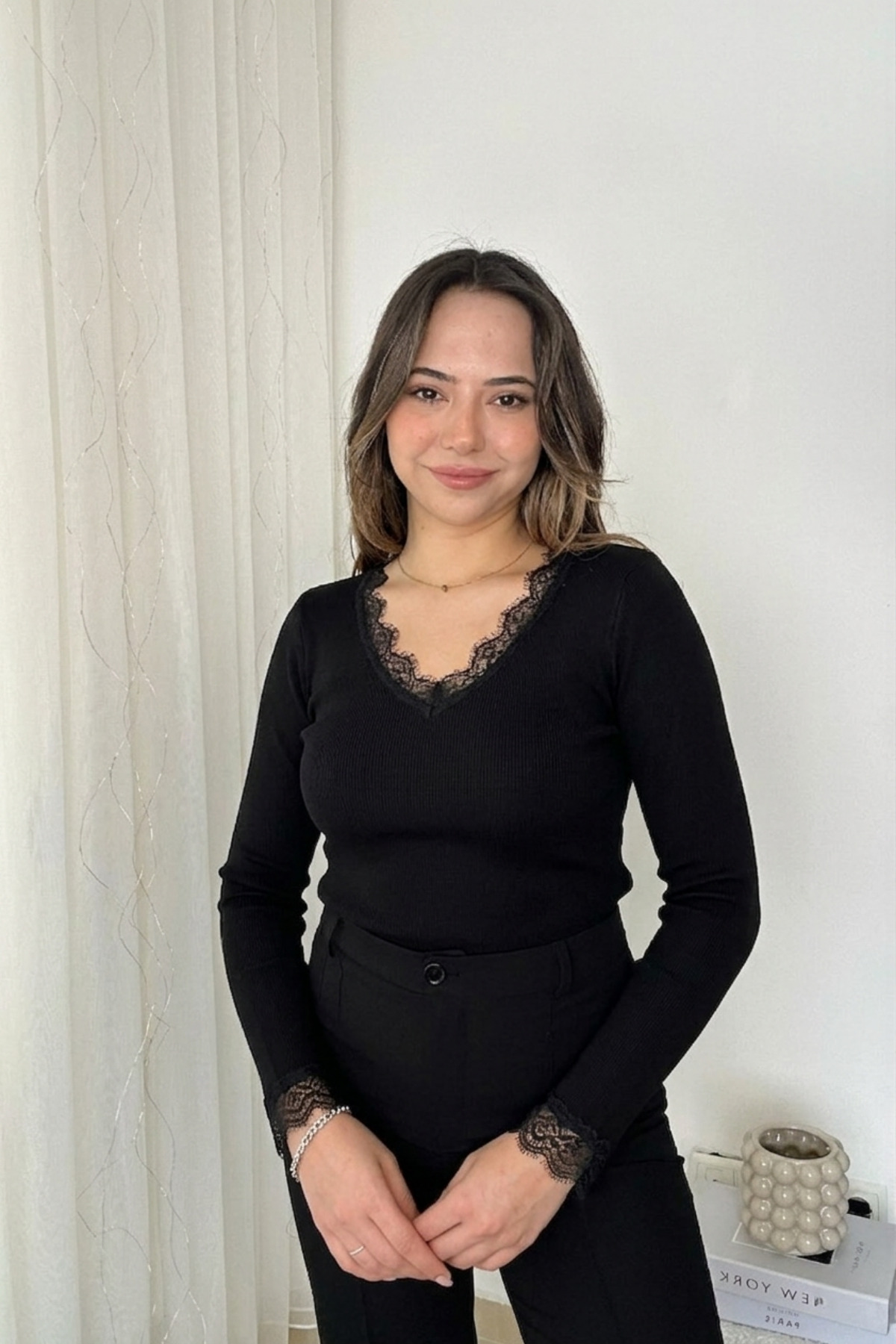 İnouveaue  Siyah V Yaka Dantel Detaylı Kadın Triko - Görsel 7