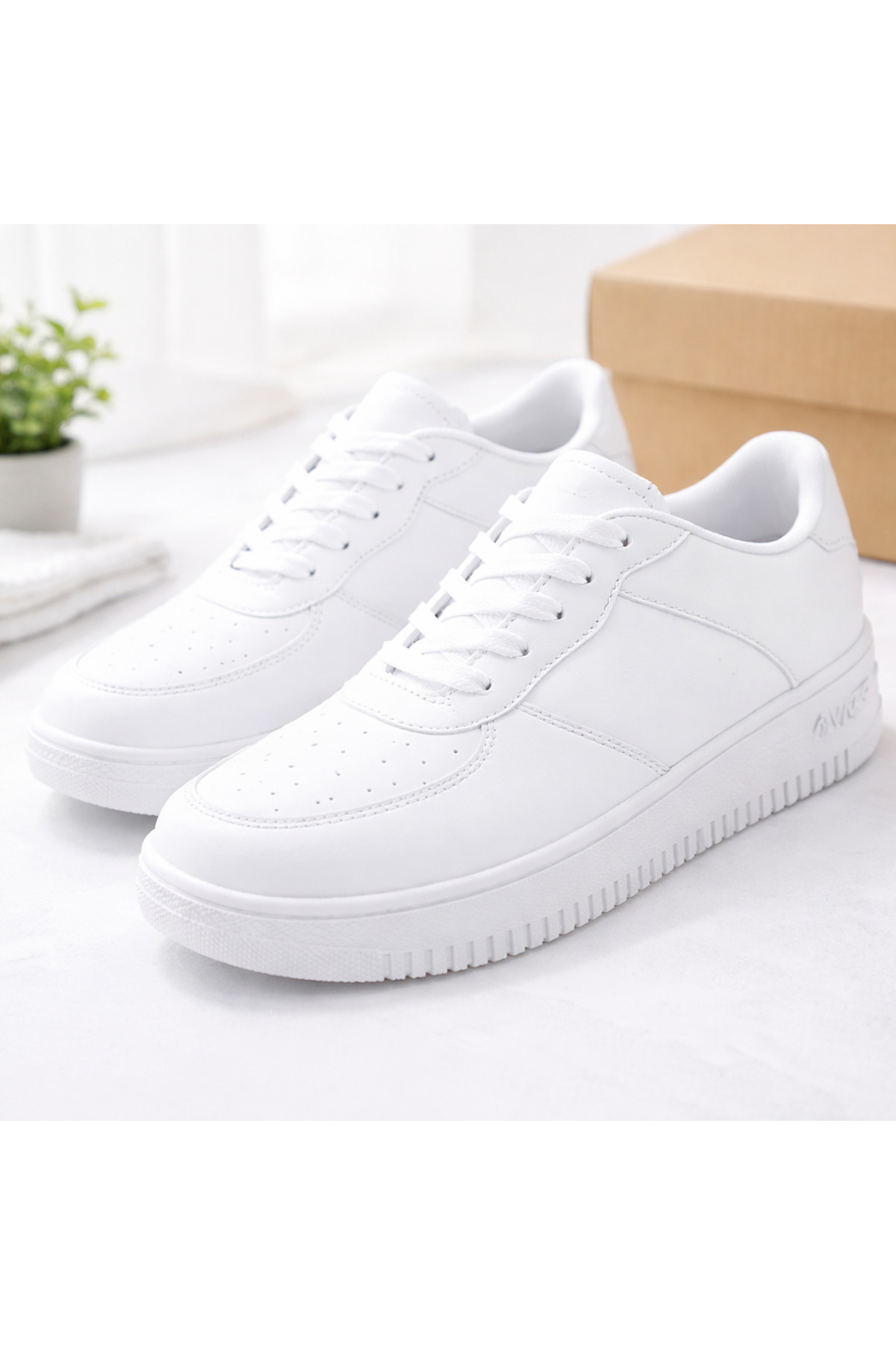 حذاء رياضي أبيض للجنسين بنعل هوائي حذاء رياضي كاجو...