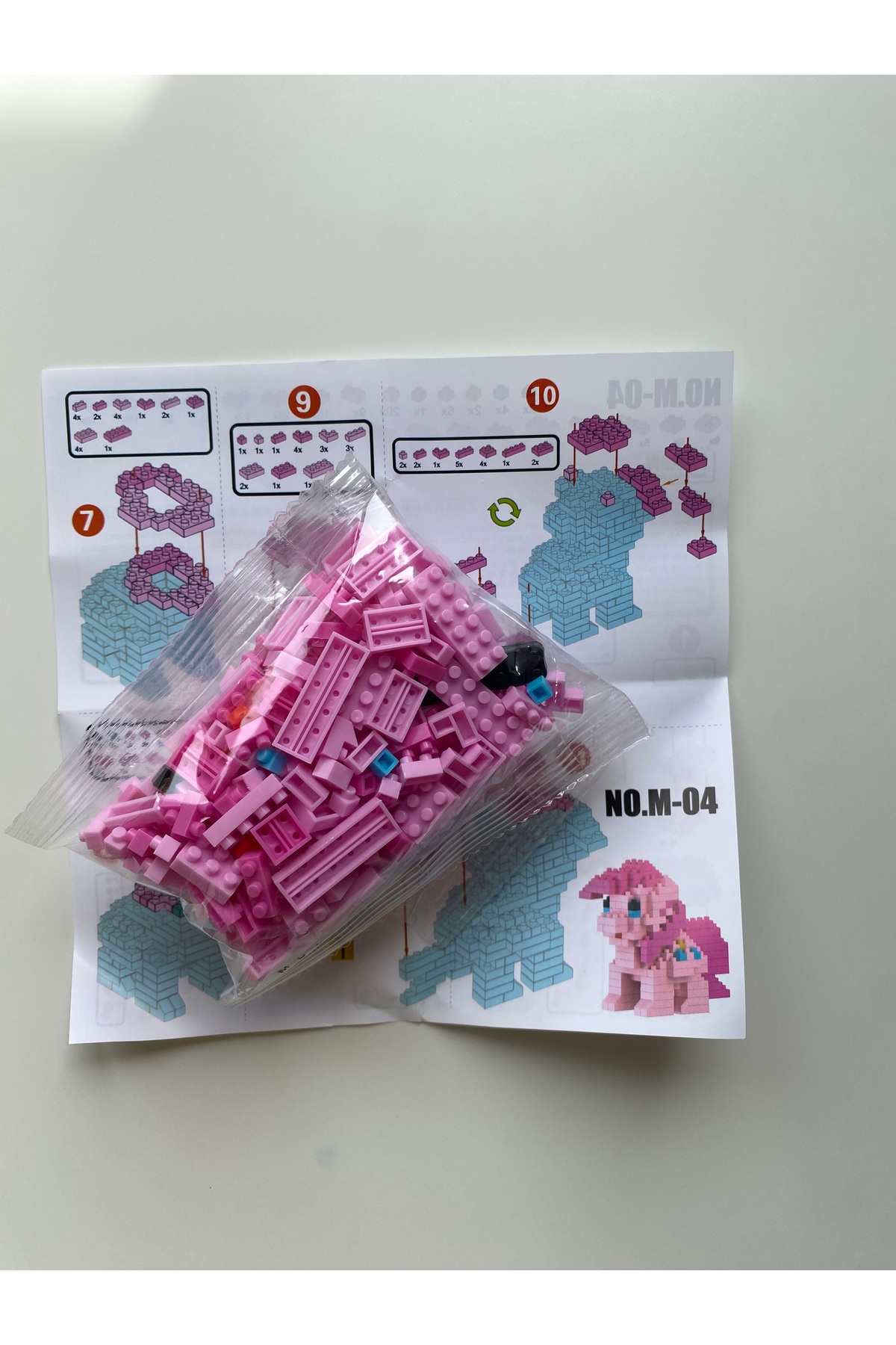 Bricks - Micro-Block Pembe Pony Lego Figür 196 Parça Mini Yapım Seti fotoğrafı 3 (önizleme)