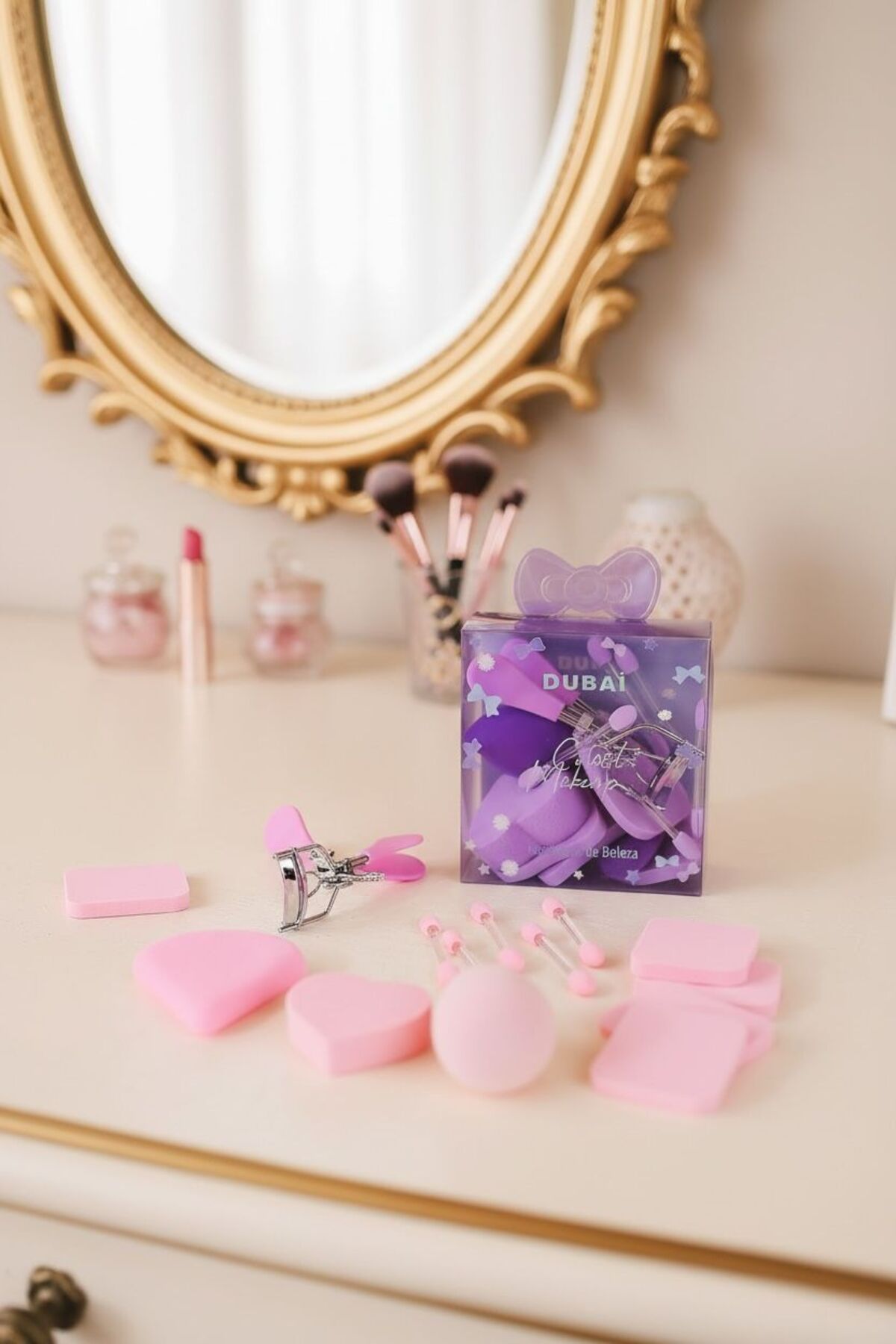 13 Parça Makyaj Seti – Sünger, Far Fırçası ve Kirpik Kıvırıcı