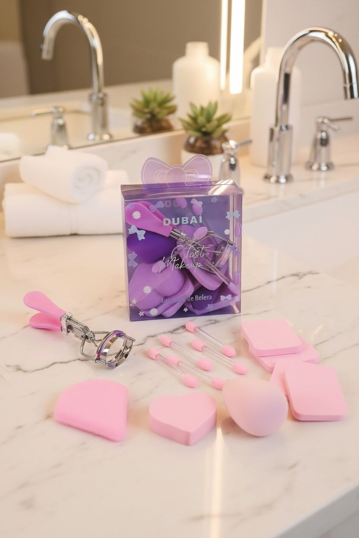 13 Parça Makyaj Seti – Sünger, Far Fırçası ve Kirpik Kıvırıcı