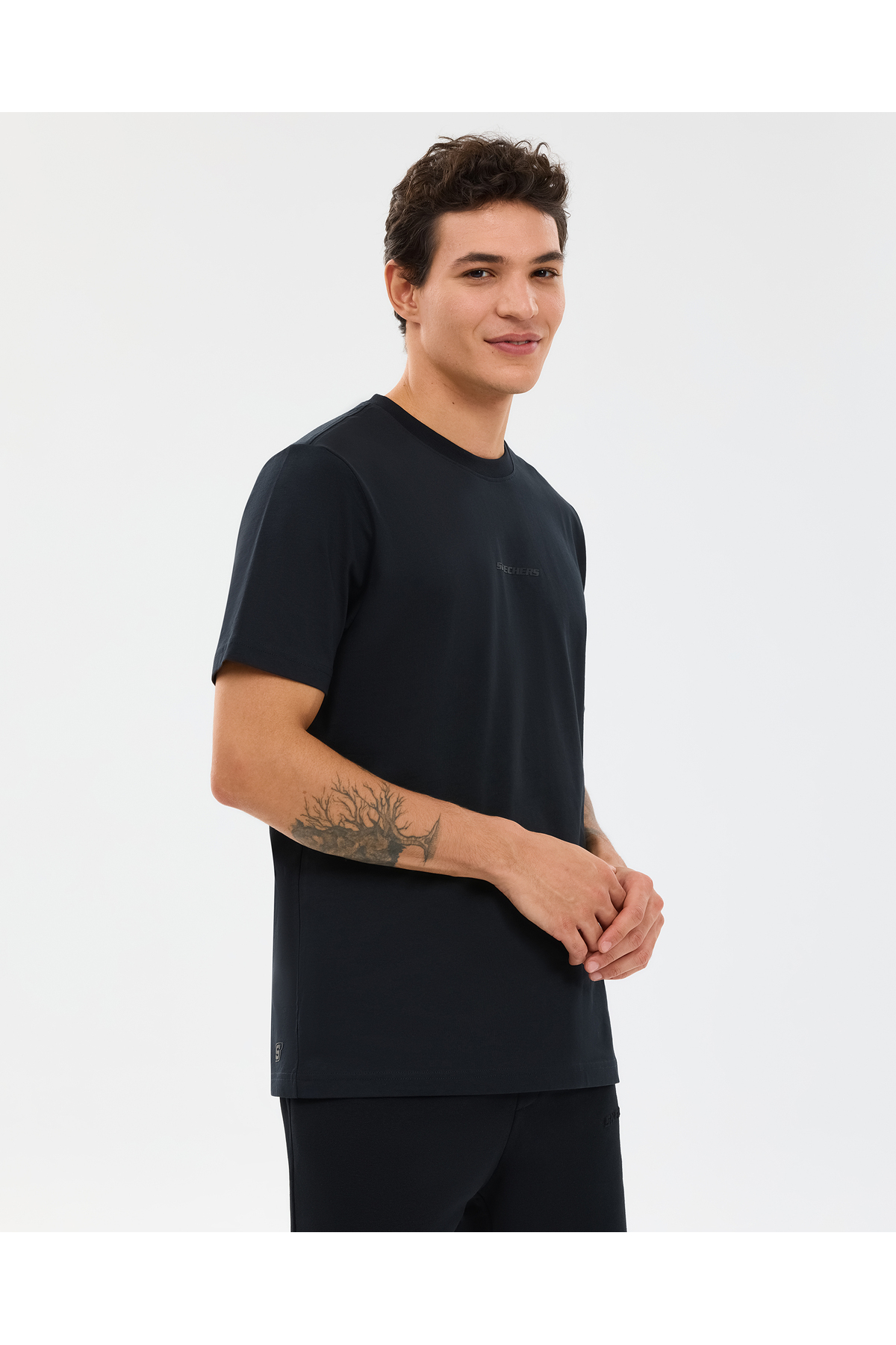 SKECHERS M Essential T-Shirt Erkek Siyah Tshirt S2510017-3817 görsel 2