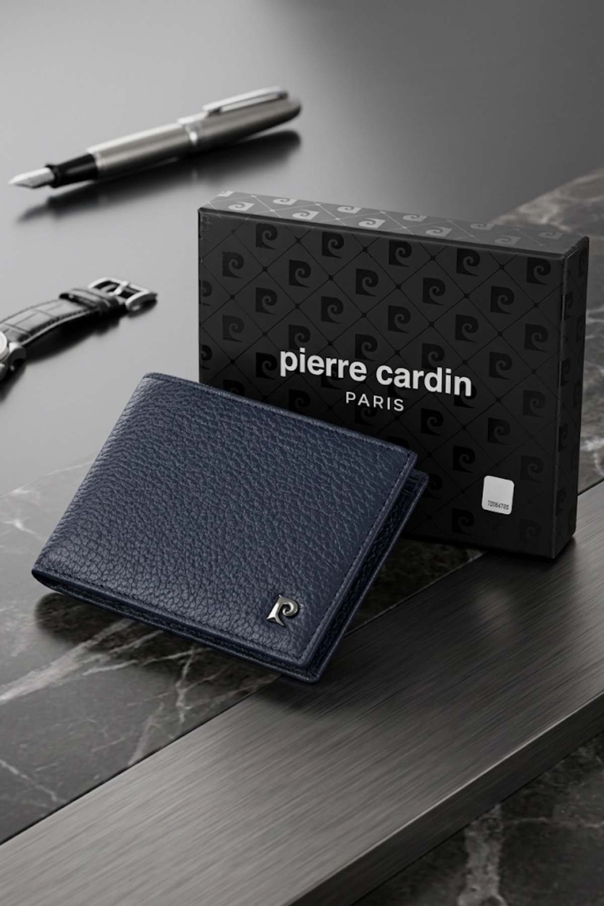 جا کارتی و کیف پول مردانه چرم طبیعی کد 075 سرمه‌ای پیر کاردین کیف پول Pierre Cardin