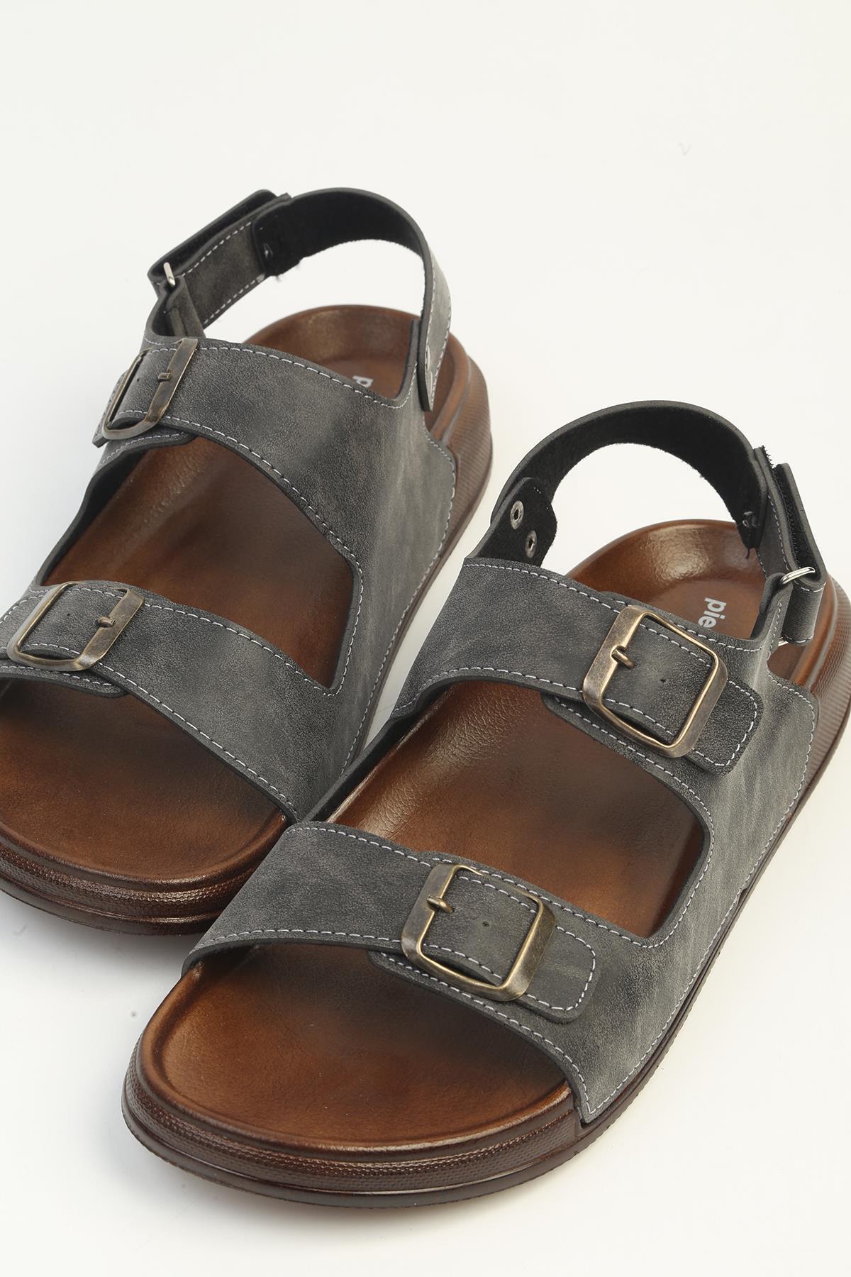 صندل مردانه خاکستری دودی PC-7924 پیر کاردین صندل Pierre Cardin