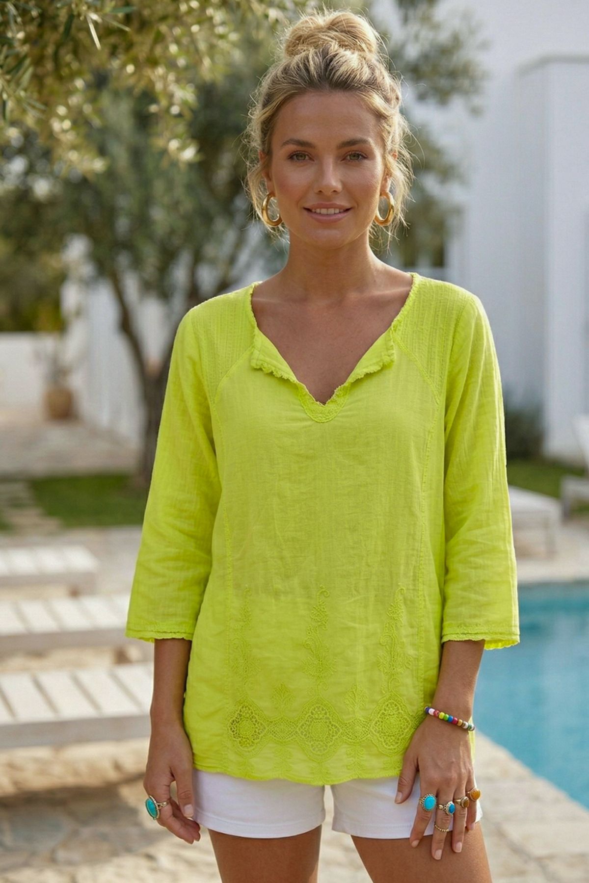 Chiccy  Neon Sarı Alttan Britli Yaka Düğmeli 3/4 Kol Delikişi Nakışlı Pamuklu Oversize Dokuma Bluz 65 51 - Görsel 6