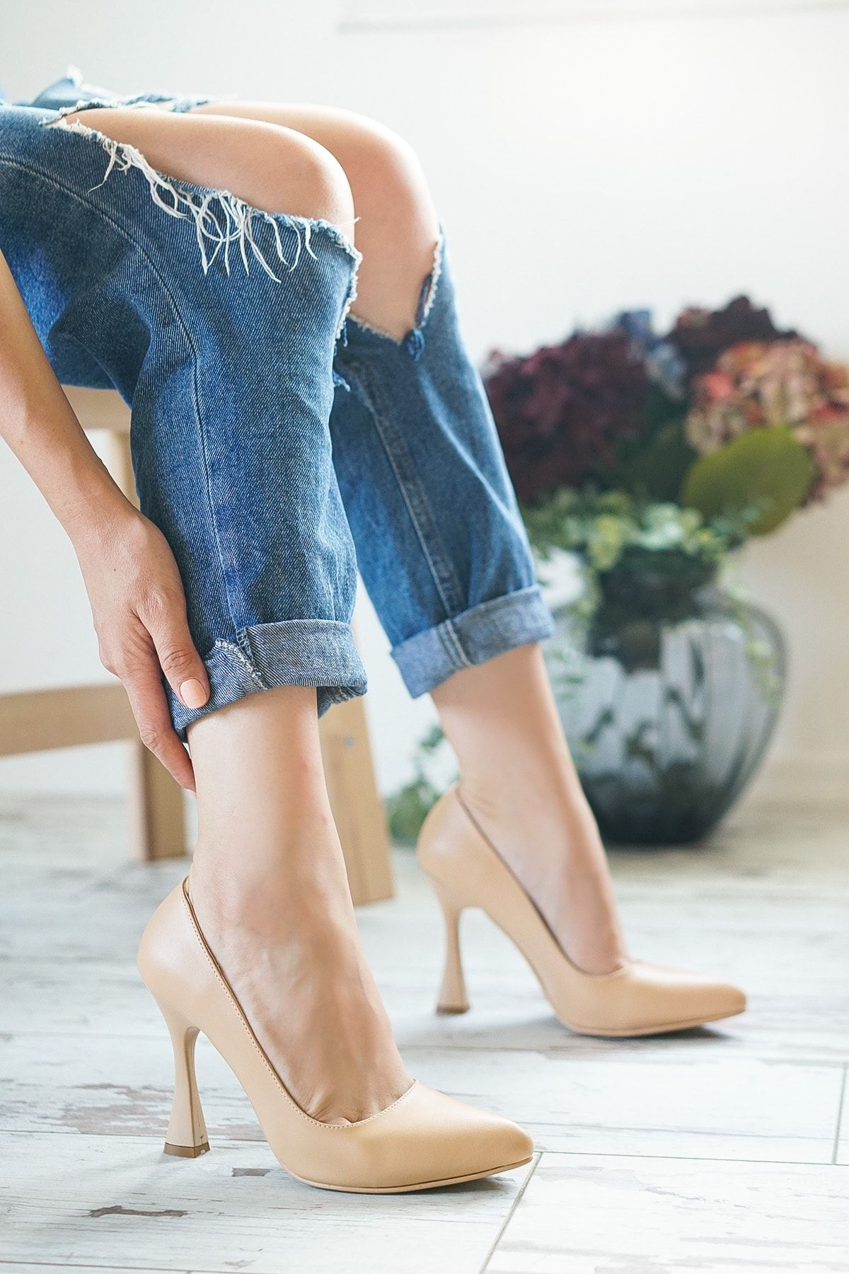 Nude hot sale thin heels