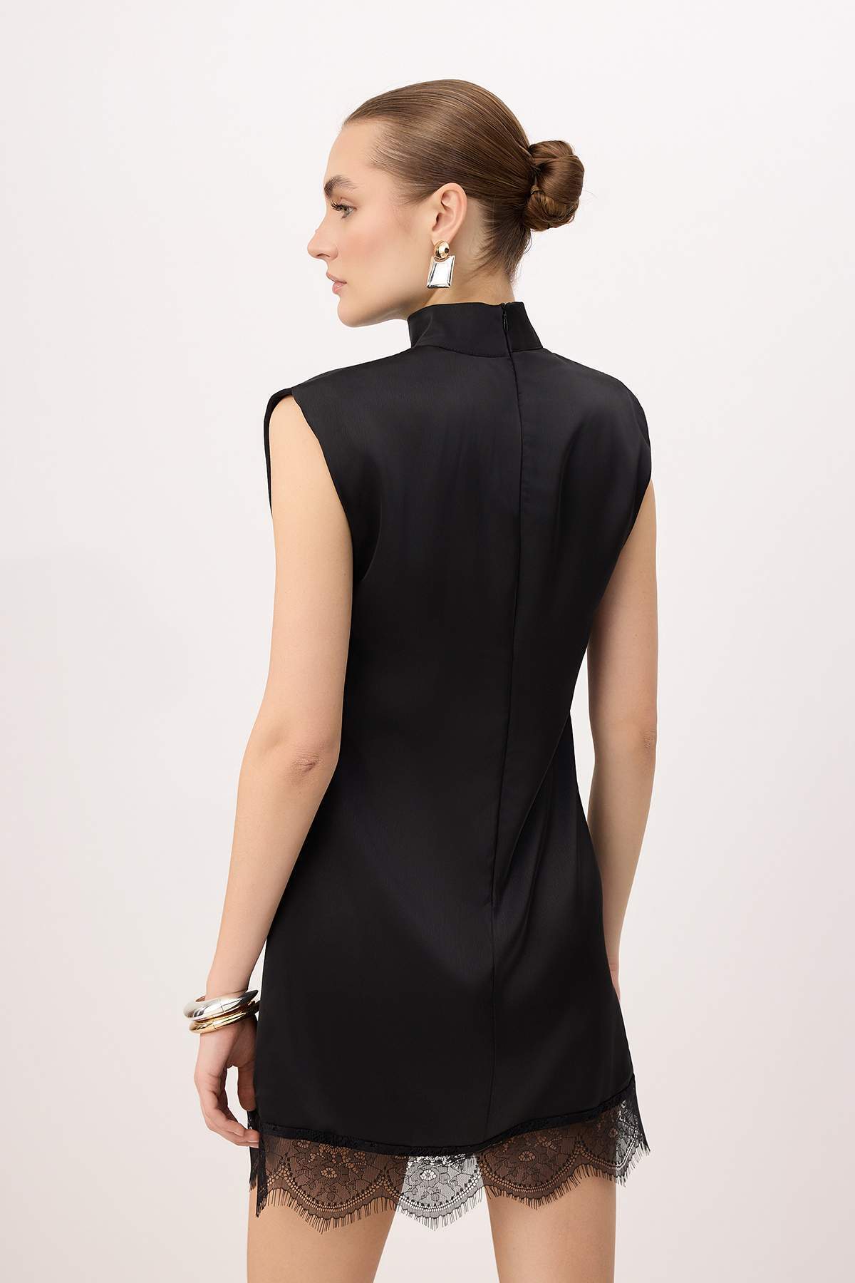 Trendyolmilla  Siyah Düz Kolsuz Kısa / Mini Dokuma Elbise TWOSS26EL00680 - Görsel 4