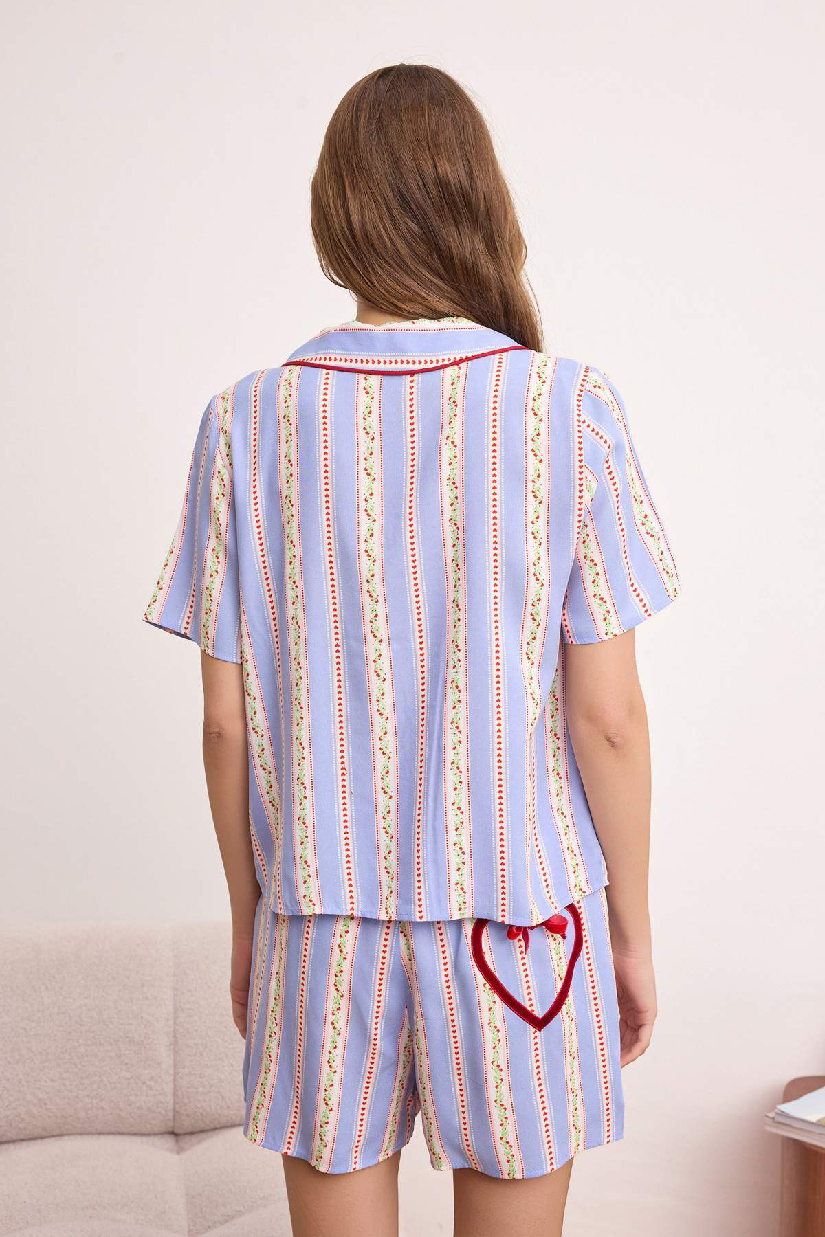 Trendyolmilla  Çok Renkli Baskılı Shally Dokuma Pijama Takımı THMSS26PT00144 - Görsel 4