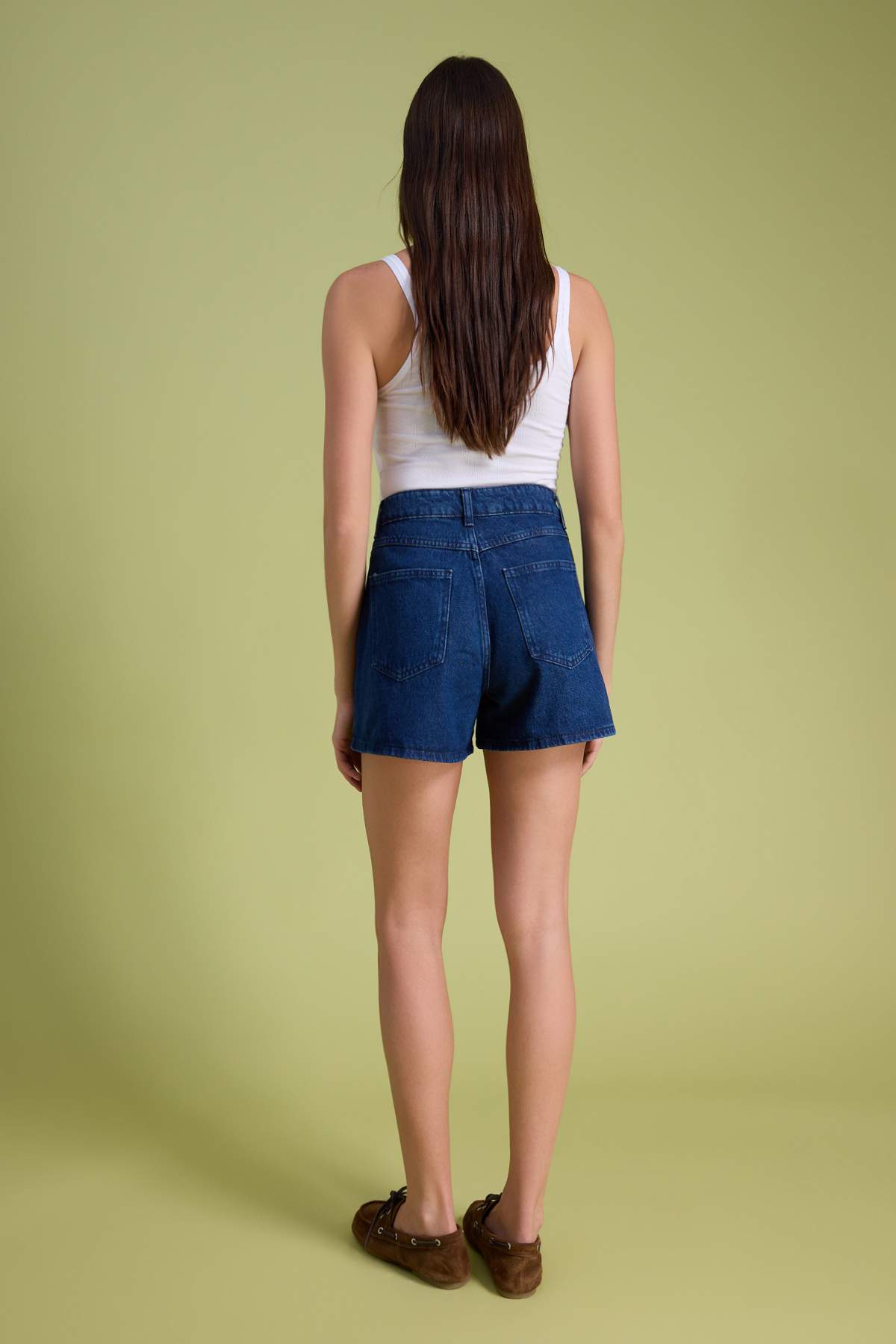 Trendyolmilla  Mavi More Sustainable Pileli Yüksek Bel City Boy Denim Şort TWOSS20SR0129 - Görsel 4