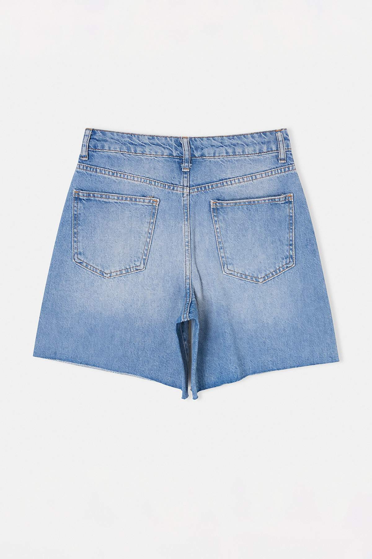 Trendyolmilla  Açık Mavi %100 Pamuk Yüksek Bel Denim City Şort TWOSS26SR00095 - Görsel 6