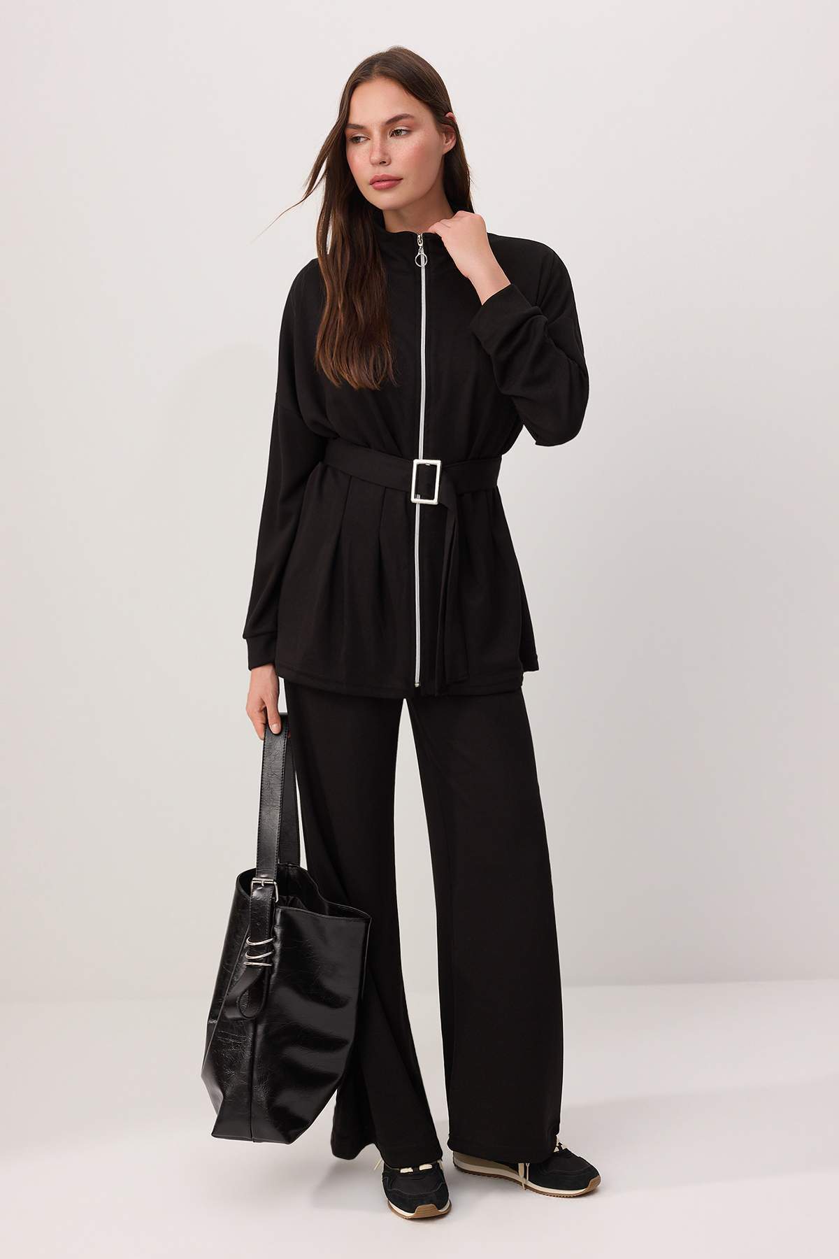 Trendyol Modest Schwarzes, weich drapiertes Stoff-Strick-Oberteil - Unterteil...