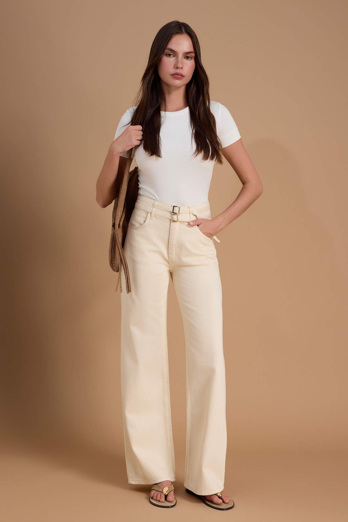 Trendyolmilla  Ekru Yüksek Bel Kemer Detaylı Wide Leg Jeans TWOAW26JE00164