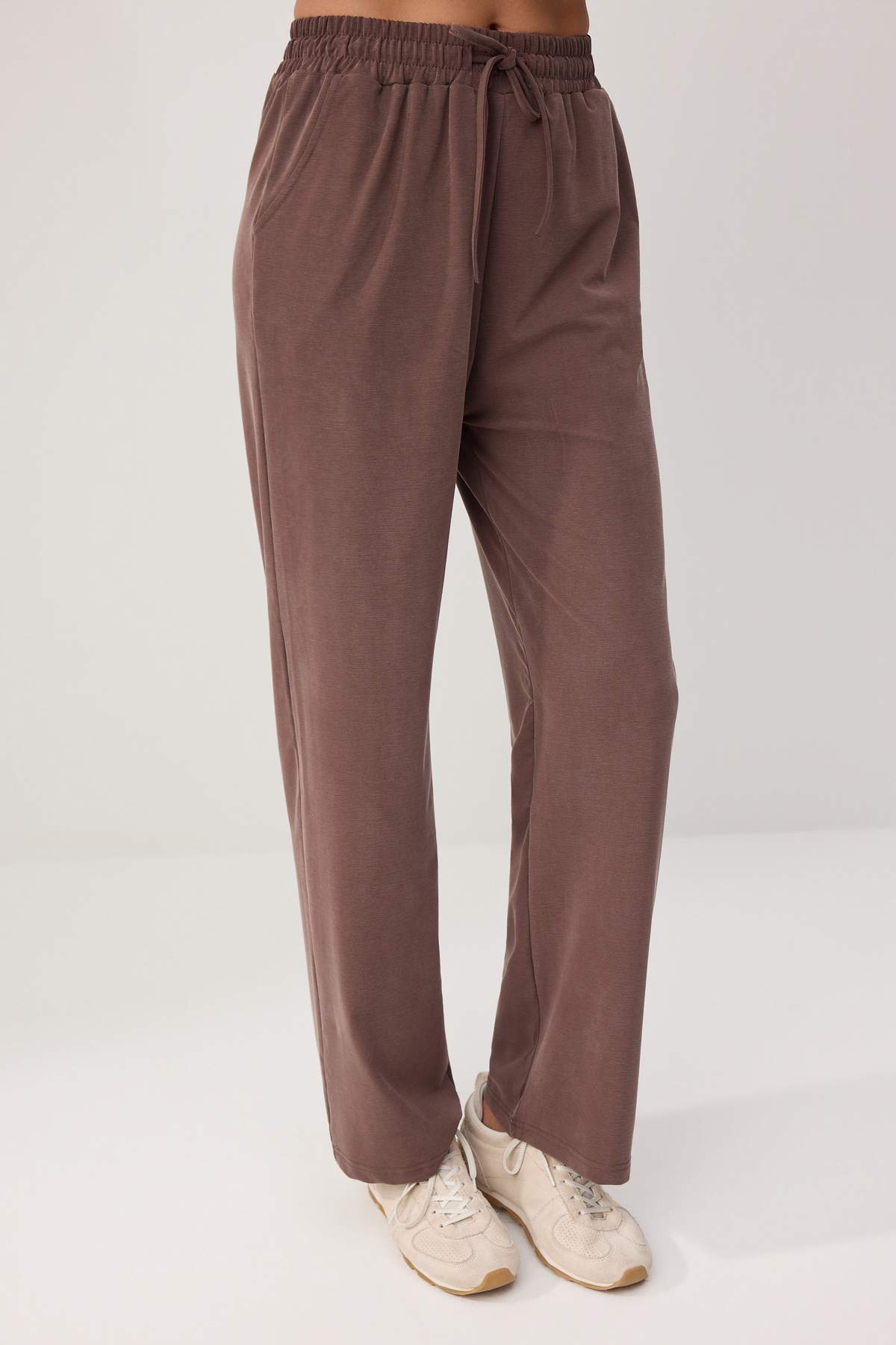 Trendyolmilla  Kahverengi Regular Kısa Kollu Normal Bel Geniş Paça Uzun Modal Örme Alt Üst Takım TWOSS26AU00153 - Görsel 3