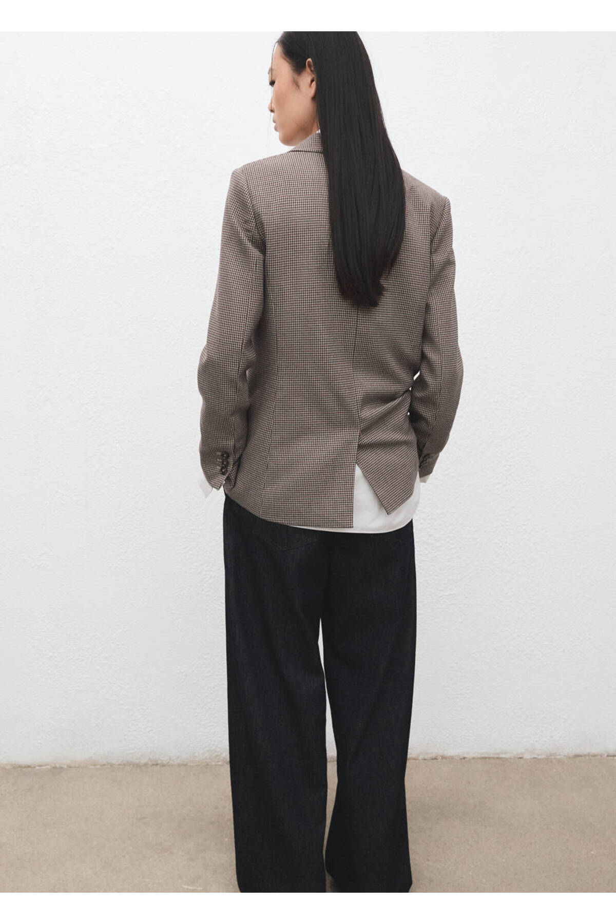 MANGO  Mikro kazayağı desenli çift düğmeli blazer ceket - Görsel 4