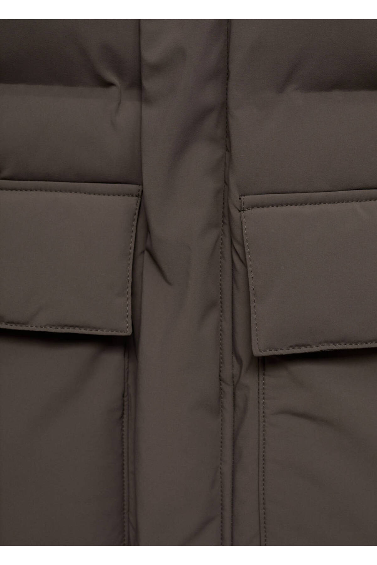 MANGO Man Su geçirme ısı düzenleyici kapitone anorak görsel 5