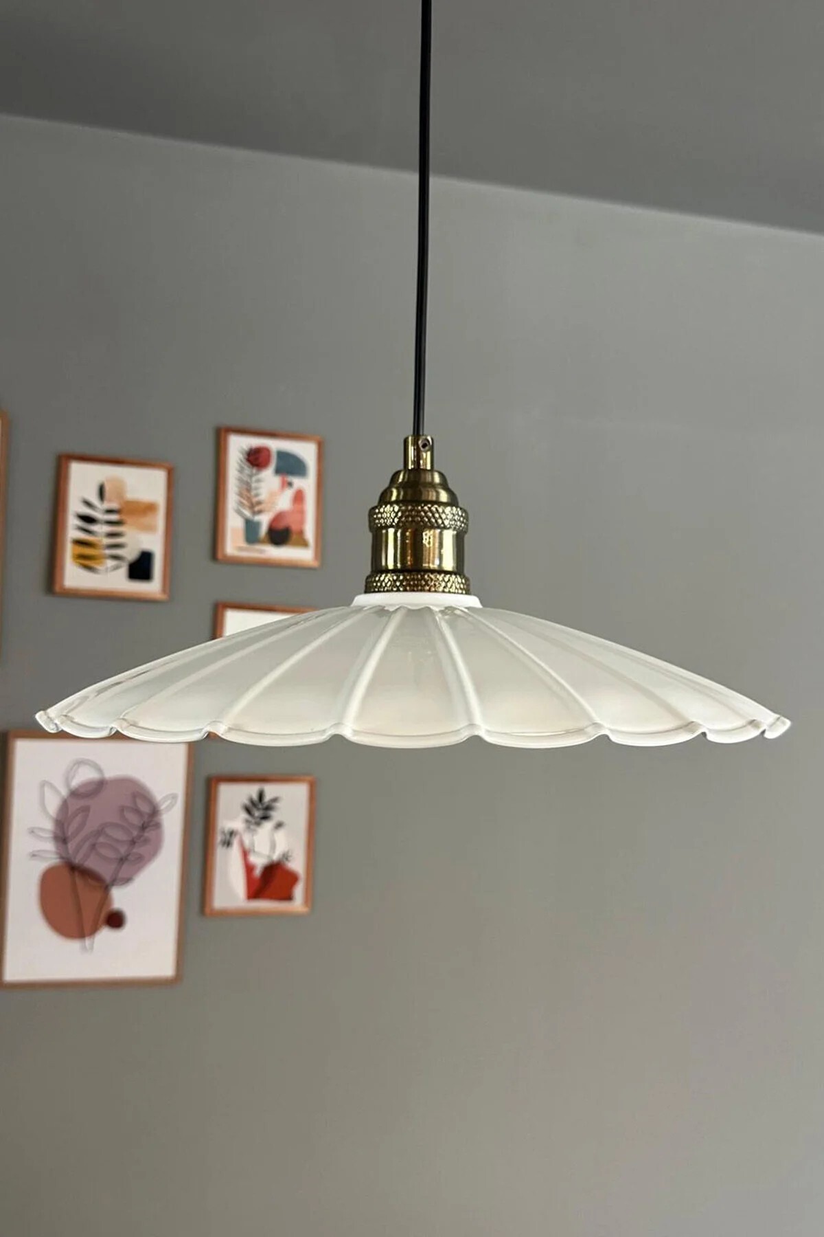 Risso White Metal Tulip Headgear Large Single Rustic E27 Modern Pendant