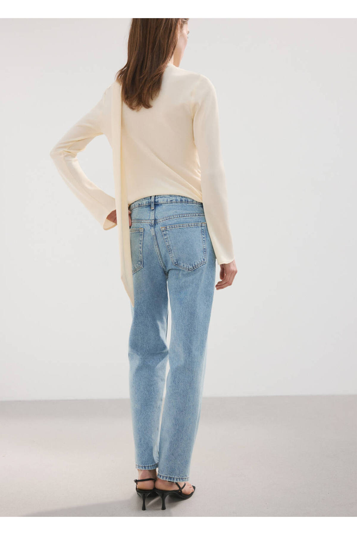 MANGO  Orta bel düz kesim jean - Görsel 4