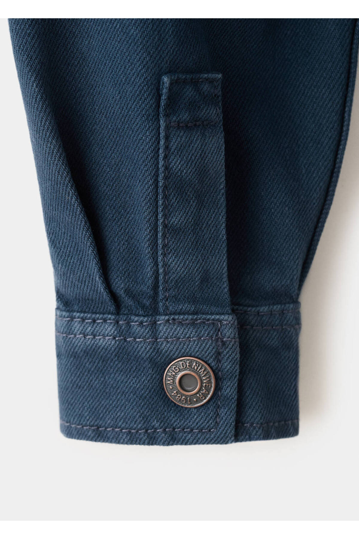 MANGO Baby Kürk yakalı denim mont fotoğrafı 7 (önizleme)