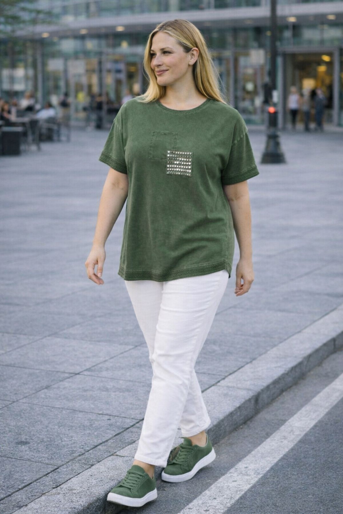 CEDY DENIM  CEDY - Kadın Özel Tasarım Esnek, Pul Payet, Dantel Detaylı Yıkamalı Büyük Beden Tişört - Görsel 6