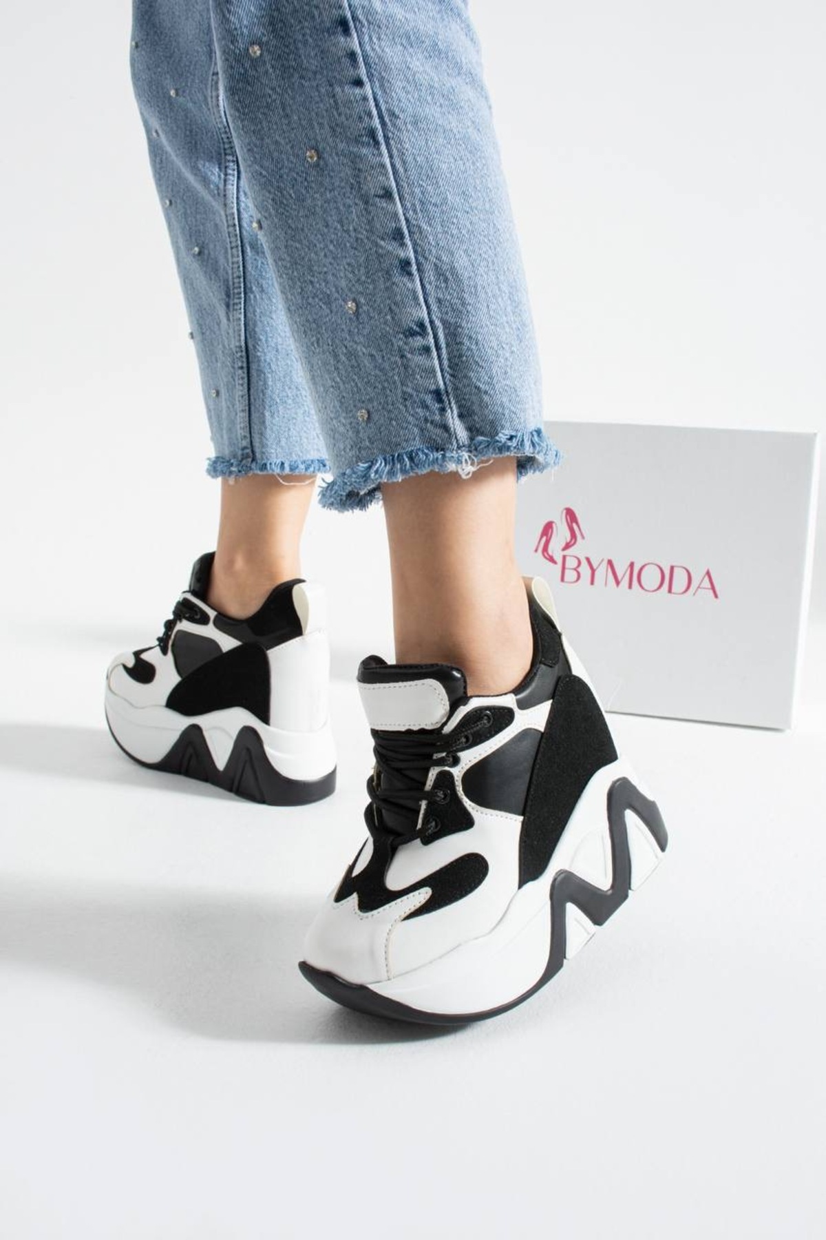 Bymoda Yeni Sezon Siyah beyaz Gizli Dolgu Topuklu Spor Ayakkabı Toplam yüksekliği 10 CM görsel 3