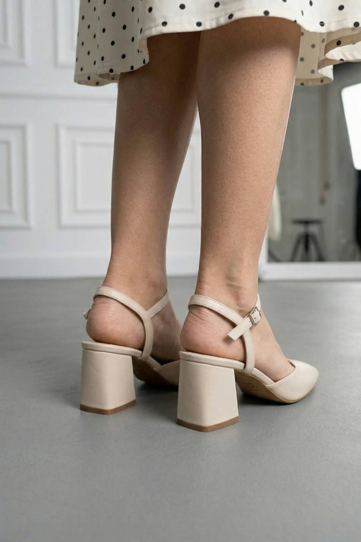 NAVİSHOES Ten Kadın Arkası Açık Küt Burun 7 cm Kalın Orta Topuklu Ayakkabı SB100NAV görsel 3