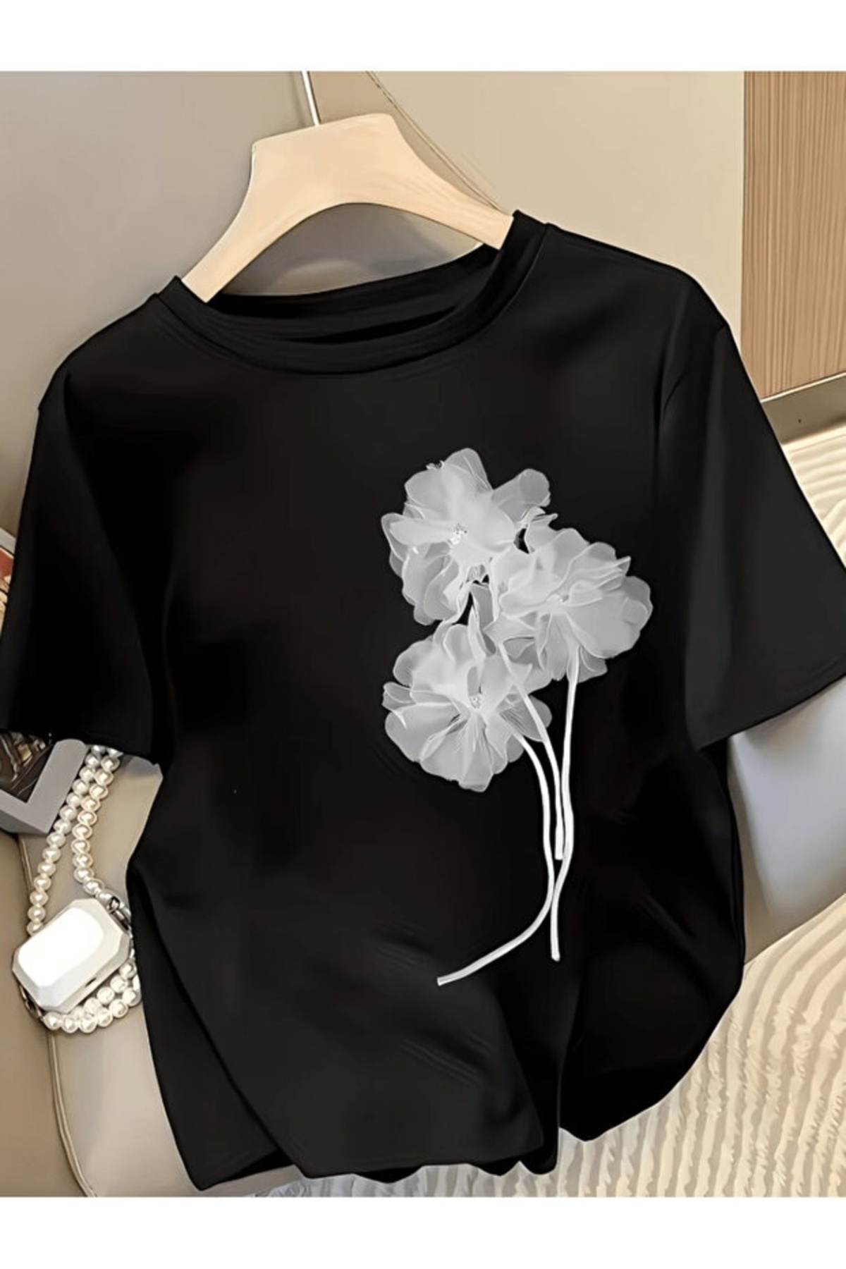 one button Μπλουζάκι Premium Oversize με στάμπα λευκής μαργαρίτας. Μπλουζάκι ...