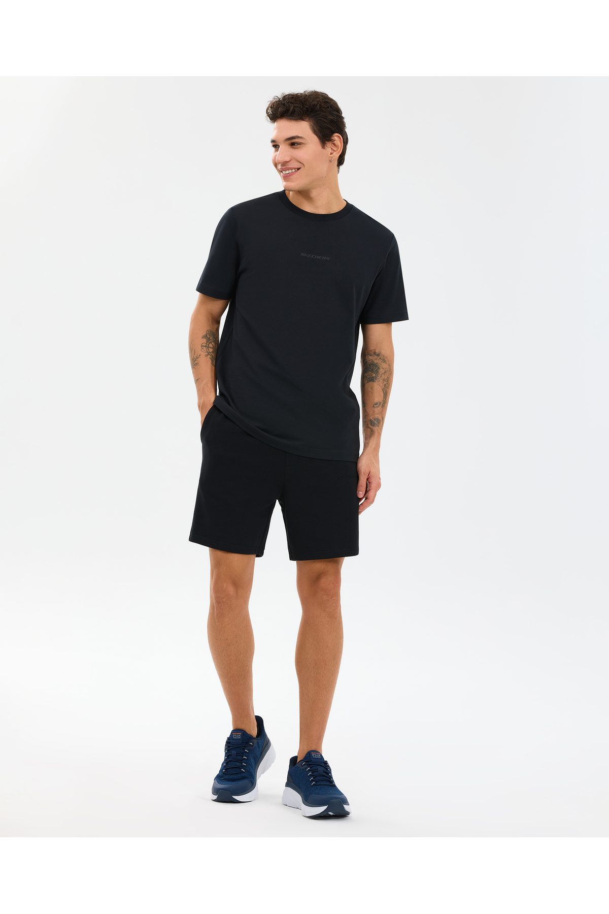 SKECHERS M Essential T-Shirt Erkek Siyah Tshirt S2510017-3817 görsel 4