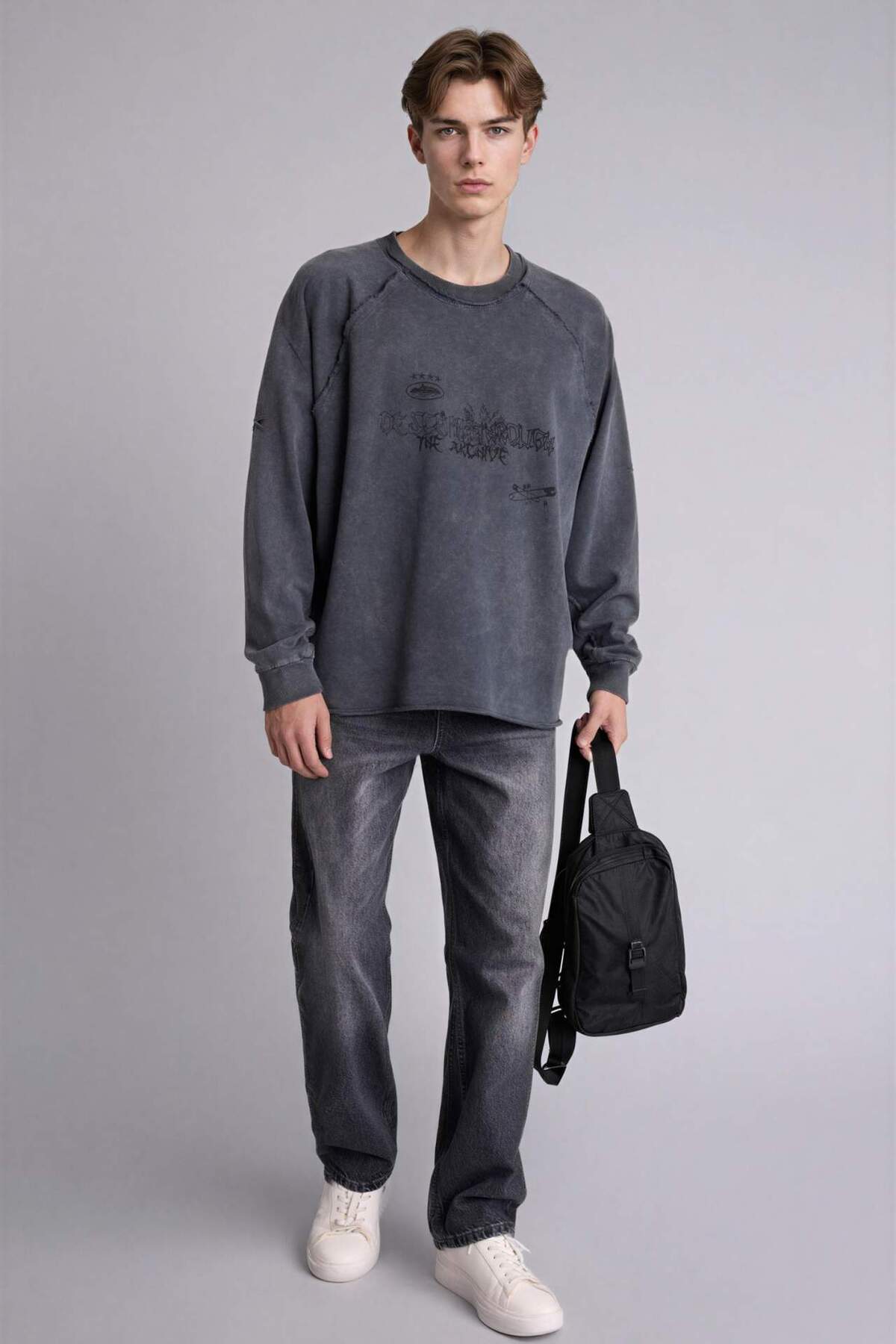DeFacto %100 Pamuk Boxy Fit Bisiklet Yaka Sweatshirt H7272AX26SP görsel 2