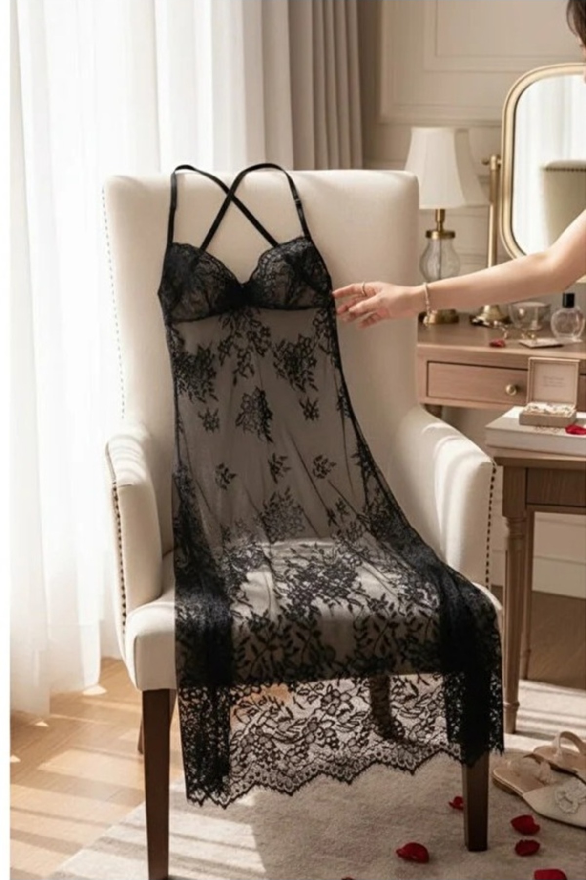 SİA LESS  Kadın Gecelik Siyah Tül Dantel Detaylı Uzun Askılı Şık Gecelik - Görsel 5