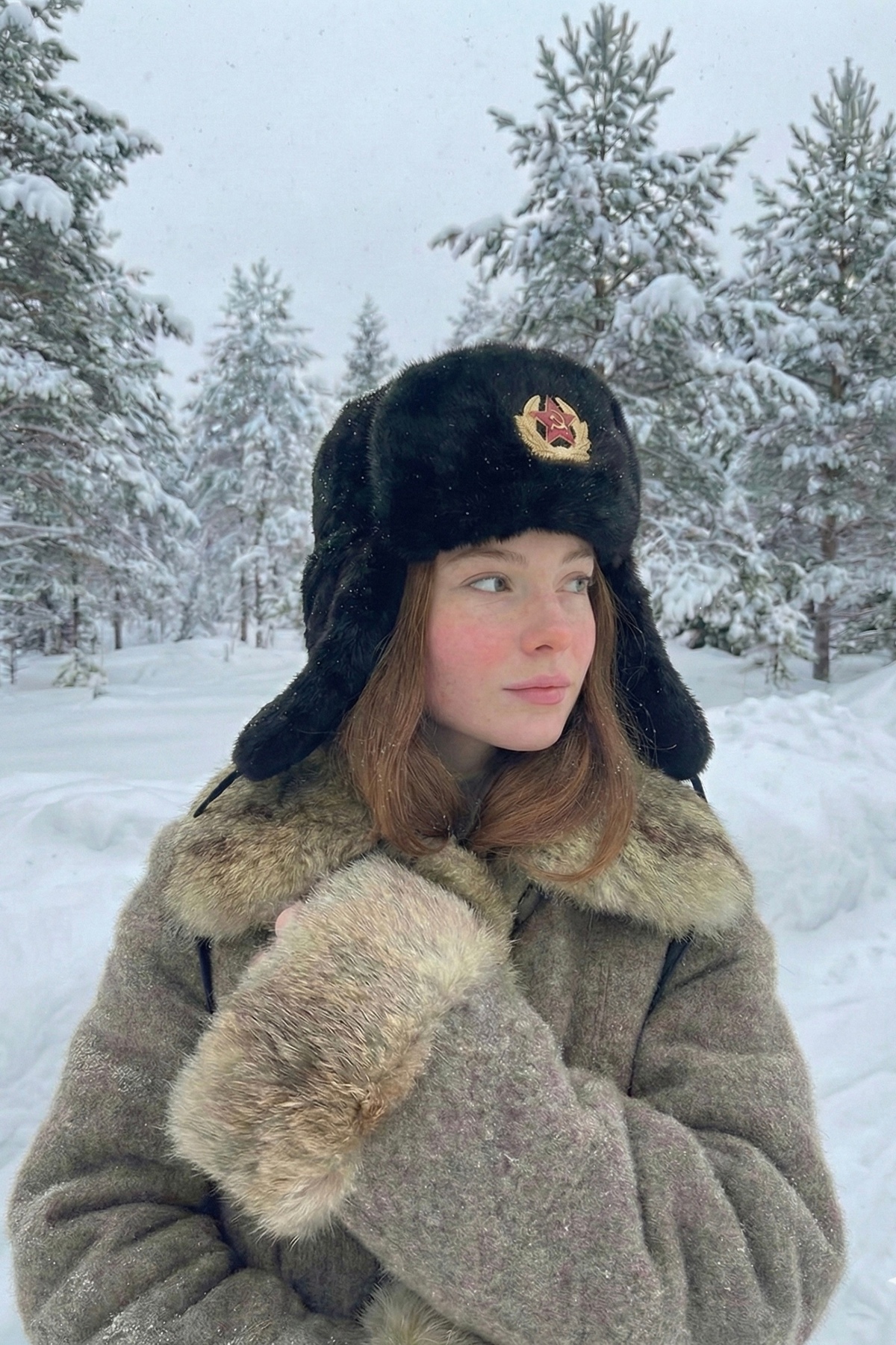 ATG Unisex Ushanka Peluş Siyah Rus Kalpağı - Kızıl Yıldız Detaylı Unisex Kış Modası Aksesuar görsel 4