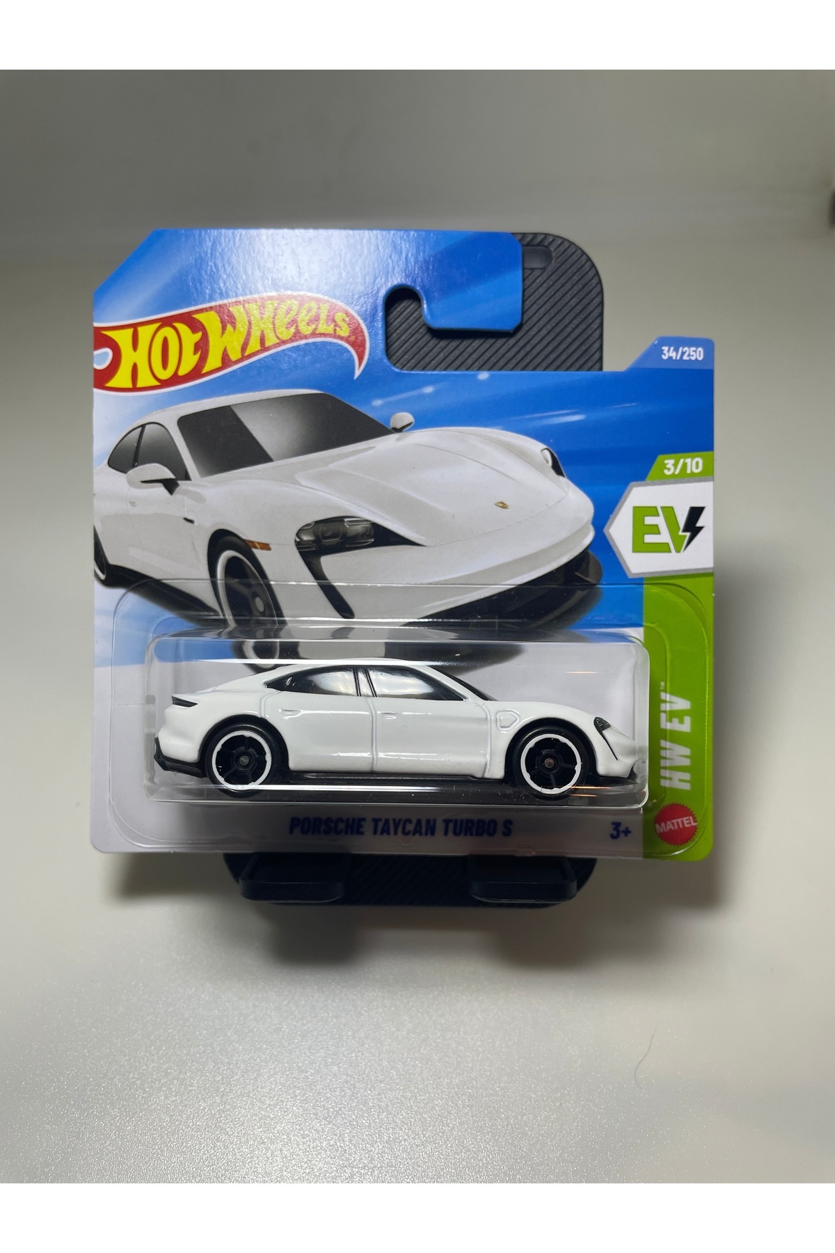 ミニカー PORSCHE TAYCAN TURBO S + PORSCHE 934 HOT WHEELS Porsche Taycan Turbo S - Fiyatı, Yorumları