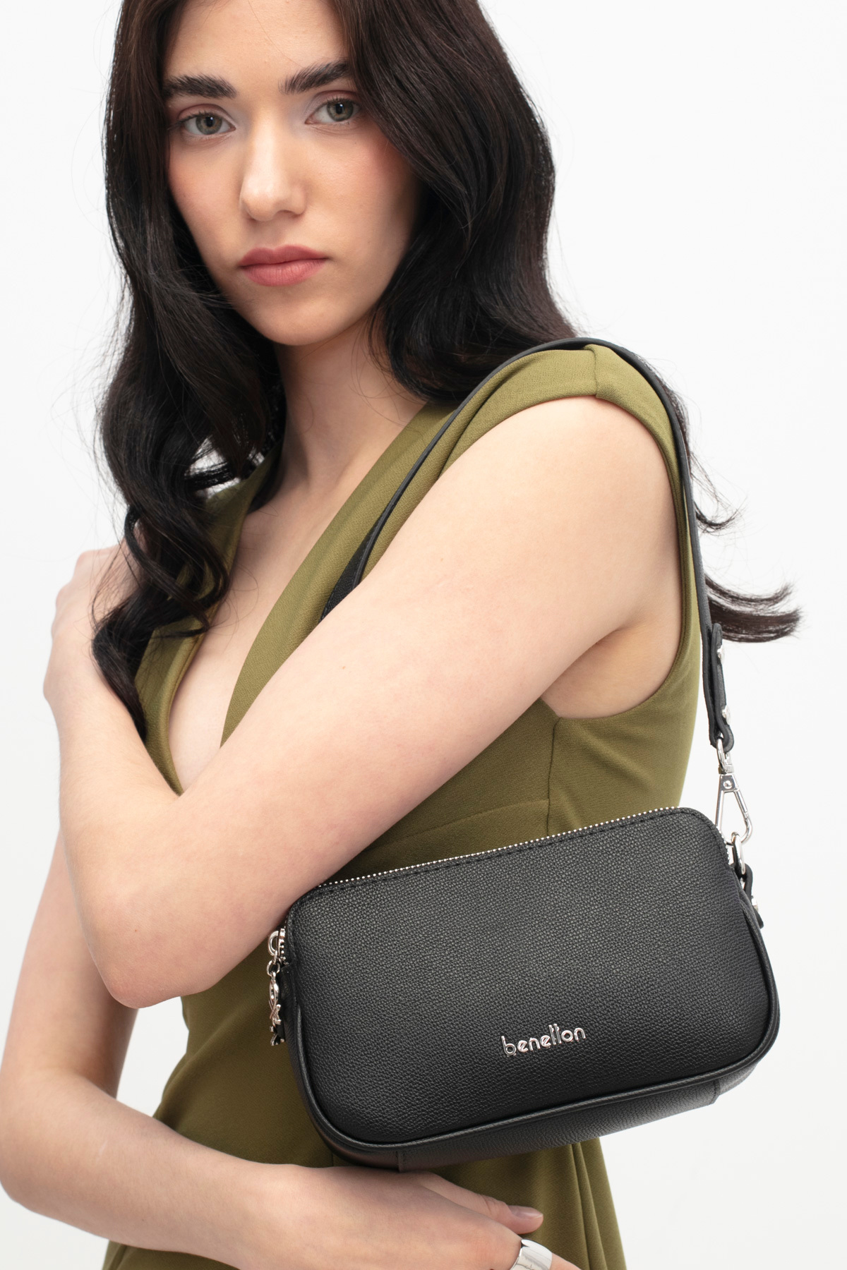 BENETTON WOMEN 'S SLEEVE BAG BLACK BNT1808