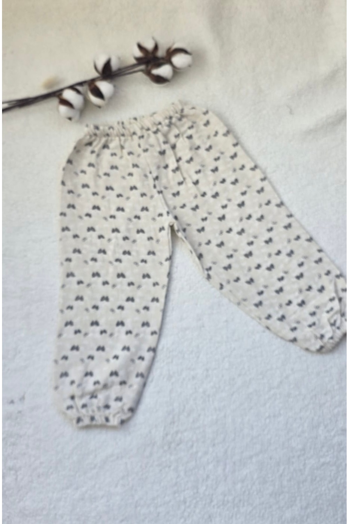 Bilge Trend KIZ BEBEK , ÇOCUK MÜSLİN , FIRFIRLI ÖNDEN DÜĞMELİ 2 PARÇA PAMUKLU PİJAMA TAKIMI fotoğrafı 4 (önizleme)